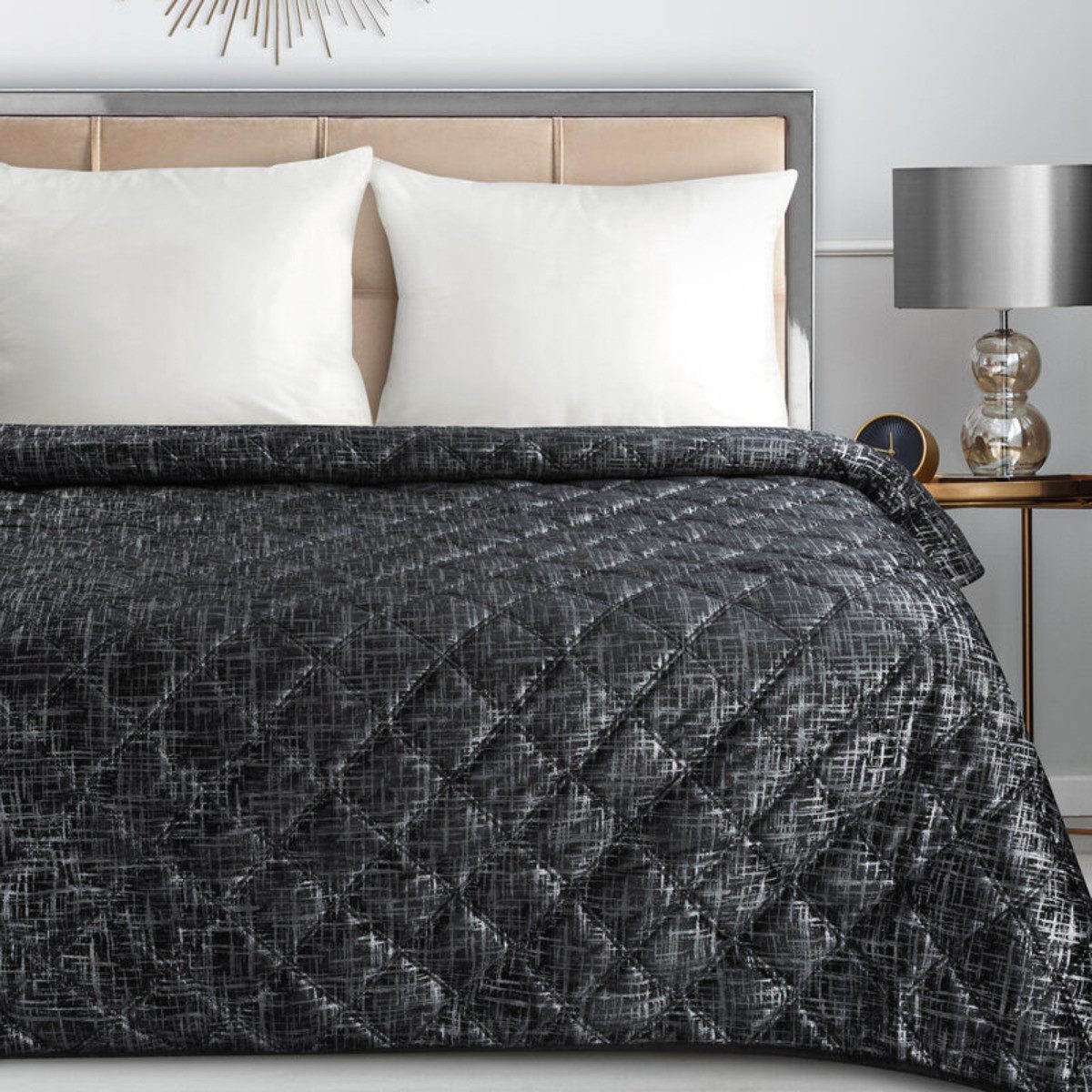 Eurofirany Bettüberwurf 220x240 cm, samtige Oberfläche, Premium-Kollektion