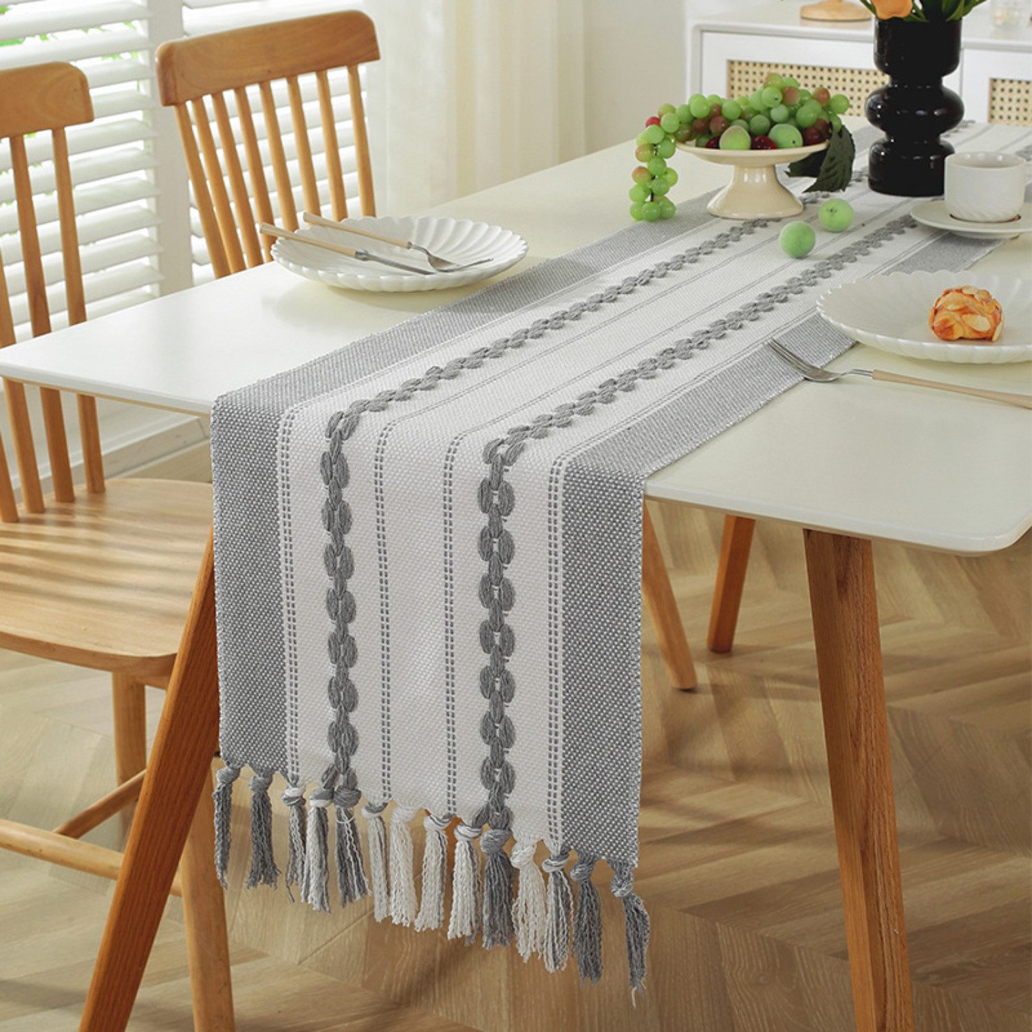 BYSURE Tischläufer (1-tlg), Tischläufer mit 3D-Blumenquaste günstig online kaufen