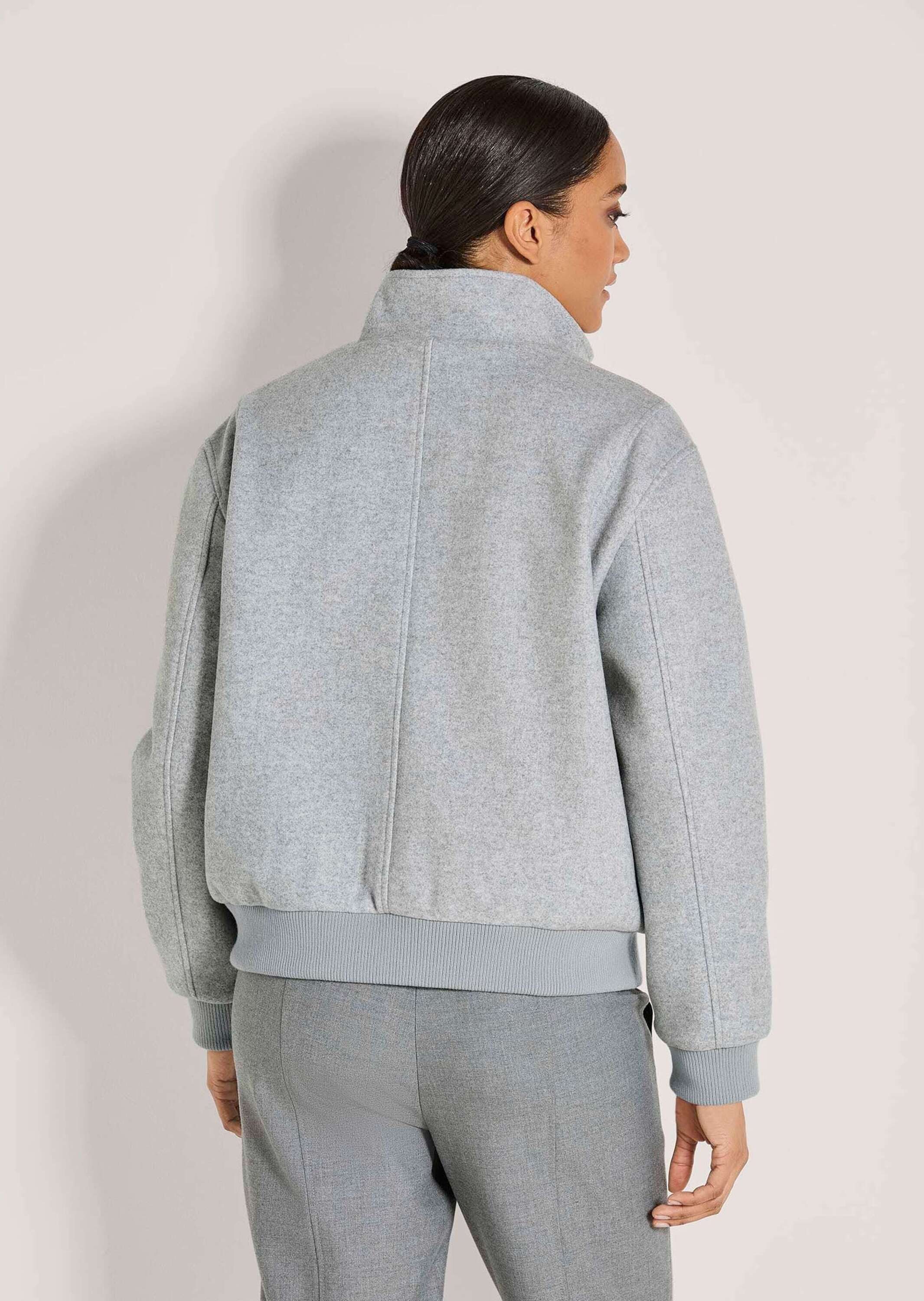MADELEINE Outdoorjacke Eleganter Damenblouson mit Melange-Optik Kurzjacke mit Stehkragen und Reißverschluss