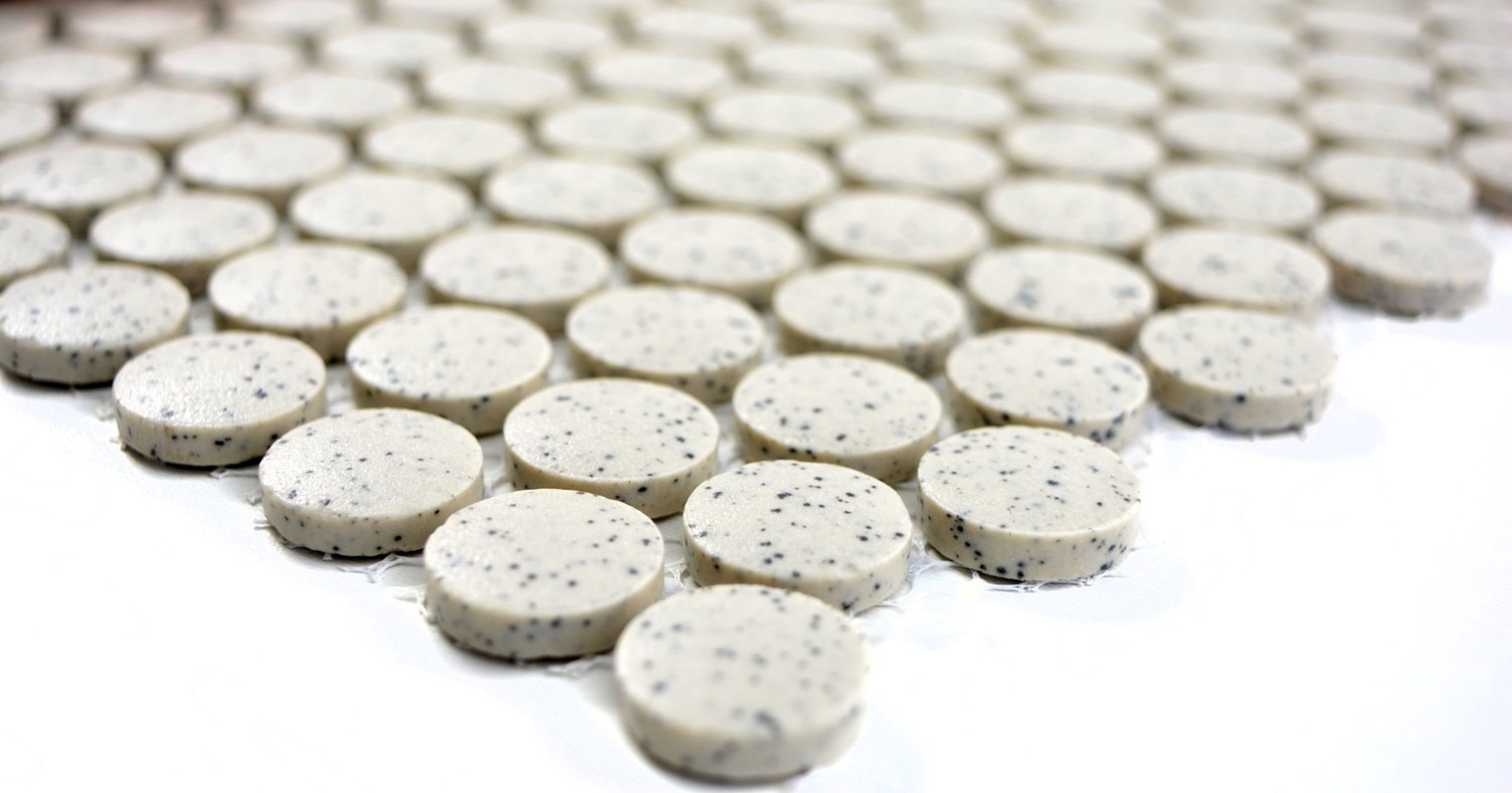 Mosani Mosaikfliesen Knopfmosaik LOOP Rundmosaik Duschtasse Boden cremeweiß rutschsicher, Rutschhemmend