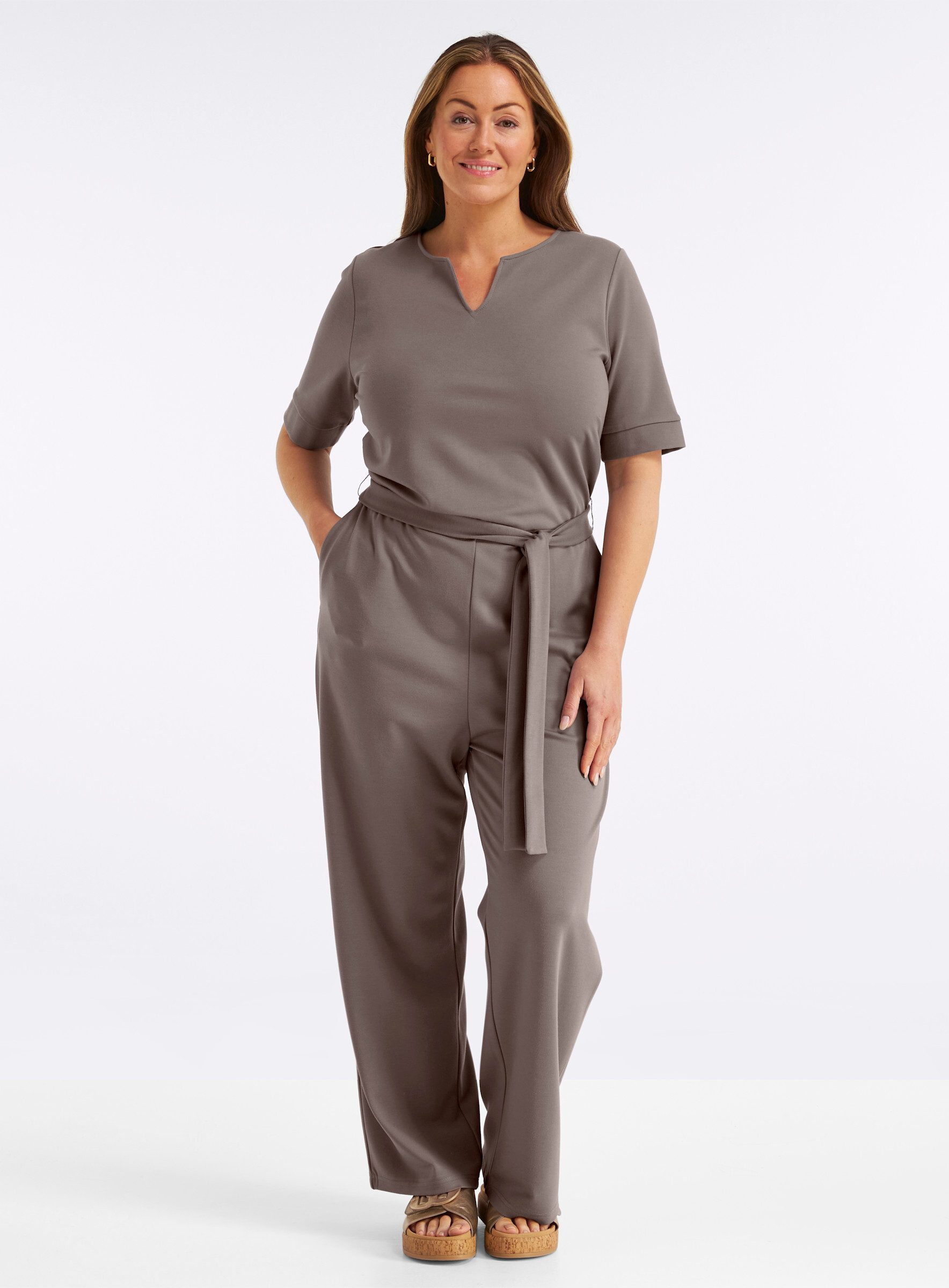 Sheego Jumpsuit Jumpsuit Kurzarm Innenbeinlänge ca. 70 cm günstig online kaufen