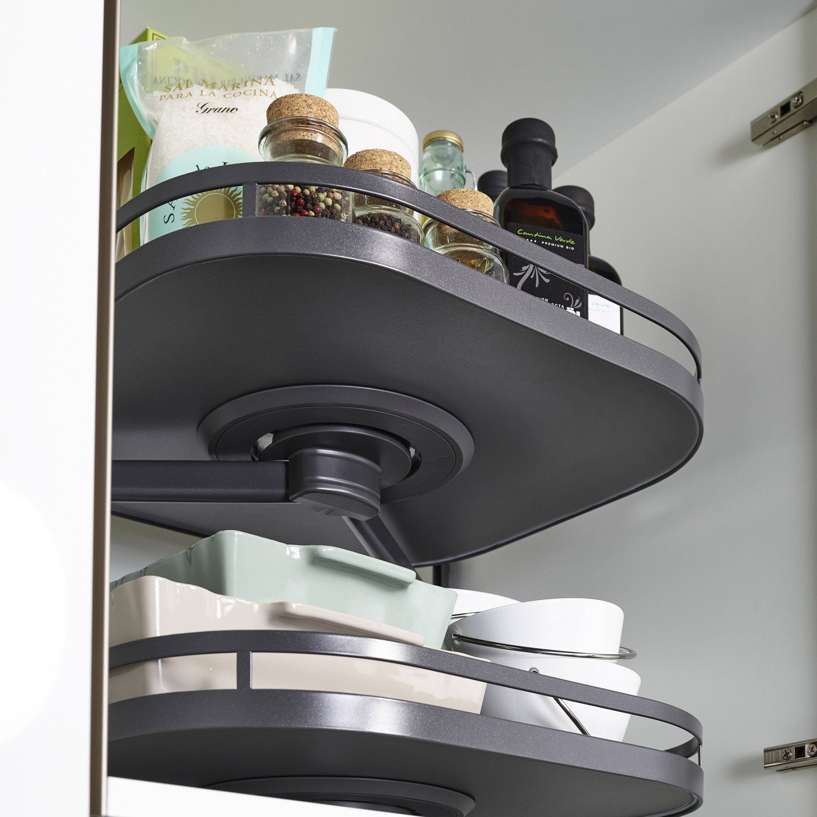 Kesseböhmer Küchenkarussell Drehbeschlag TurnMotion II mit ARENA Style Tablaren, anthrazit, für 60er-Hochränke Hochschrankbeschlag