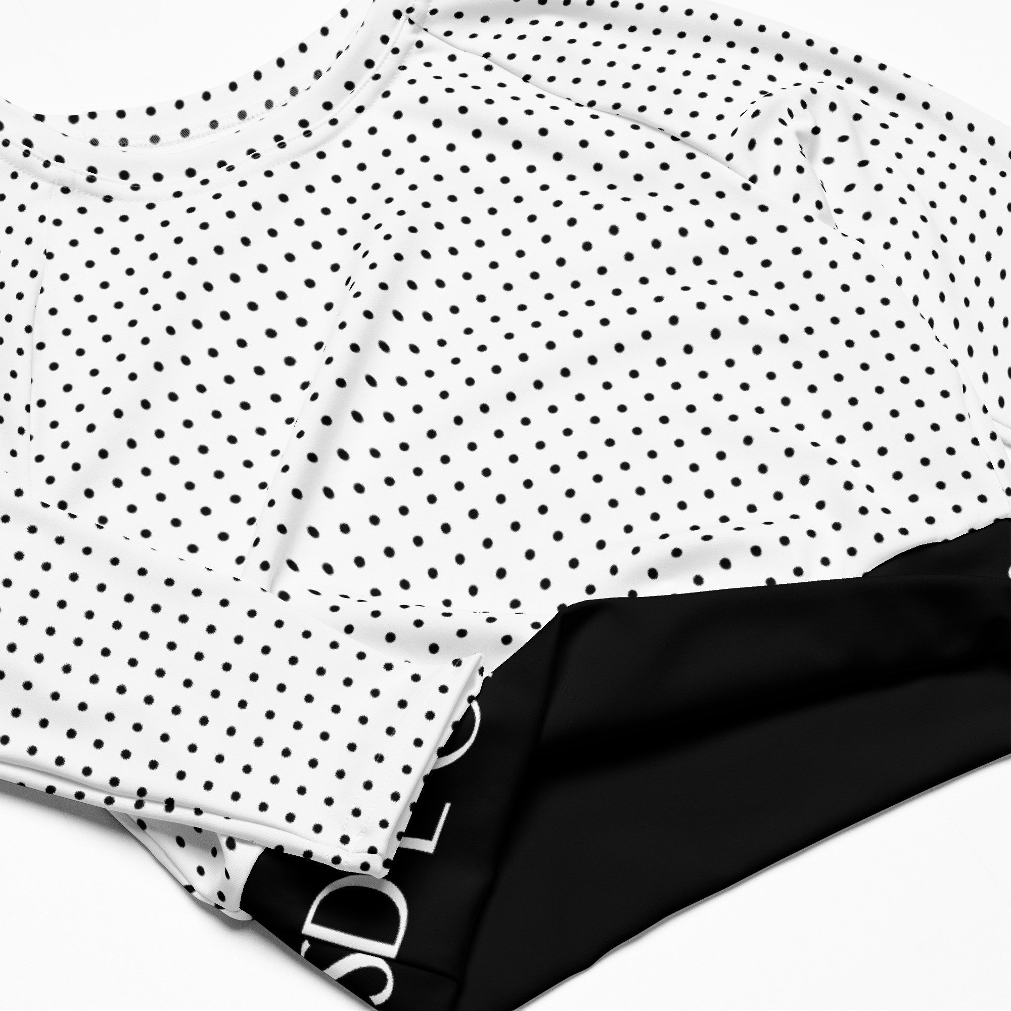 DECALVIBES Crop-Top Crop Top mit langen Ärmeln Ultimate White Dots UPF 50+, lange Raglanärmel, Crop-Schnitt, recyceltes Material