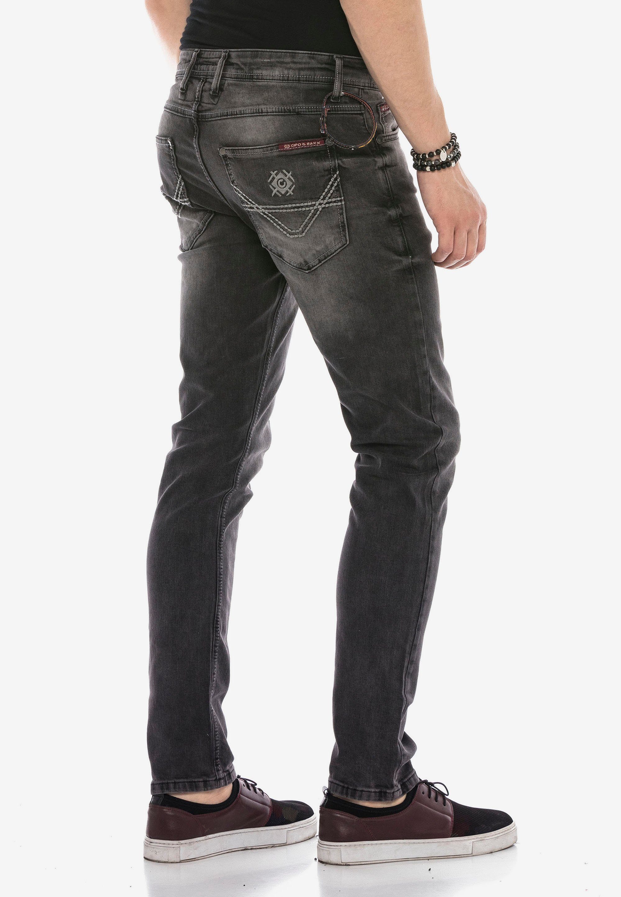 Cipo & Baxx Jeans Bequeme Fit schwarz Passform optimaler in Slim-Straight mit