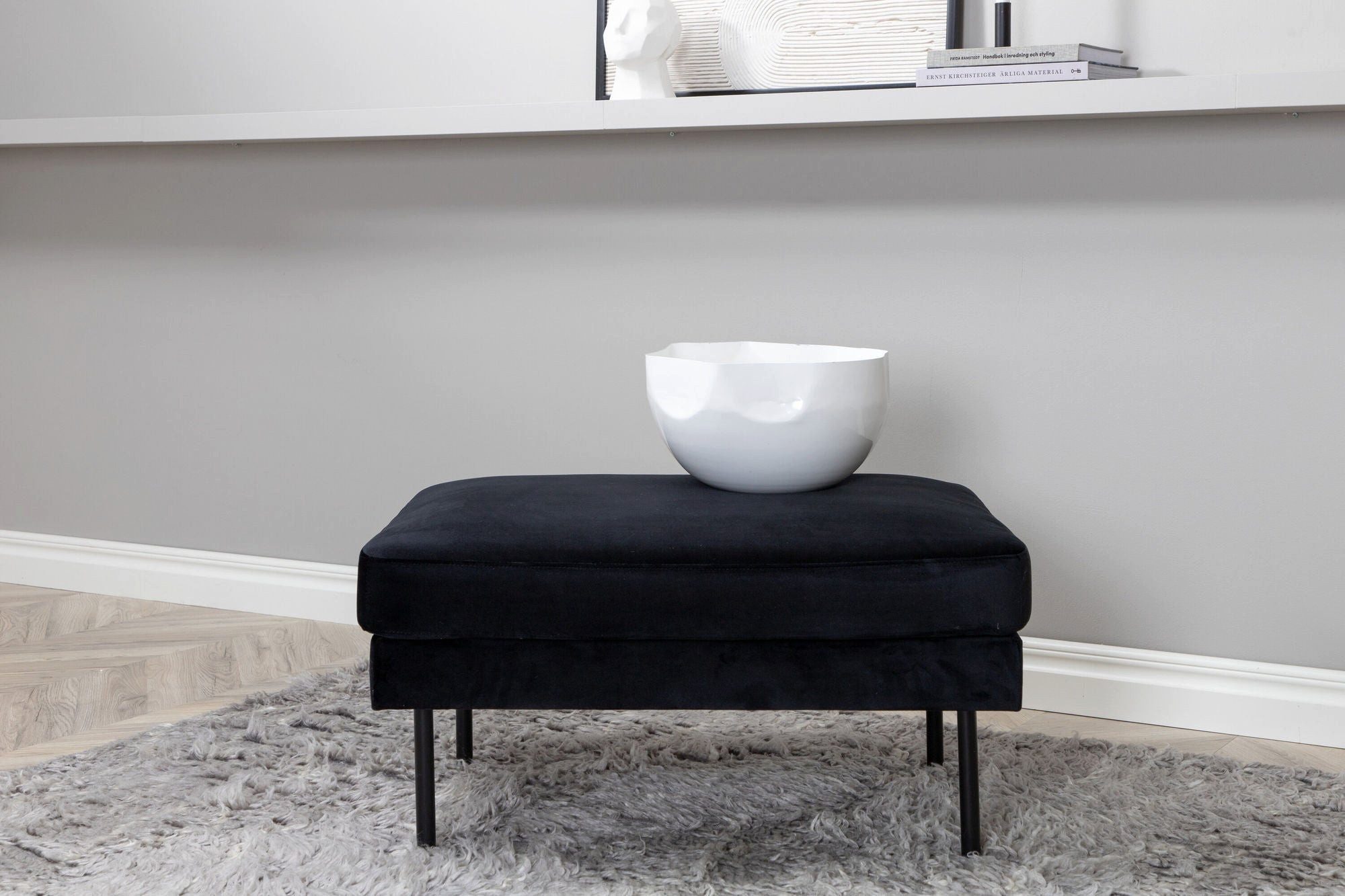 Venture Home Pouf