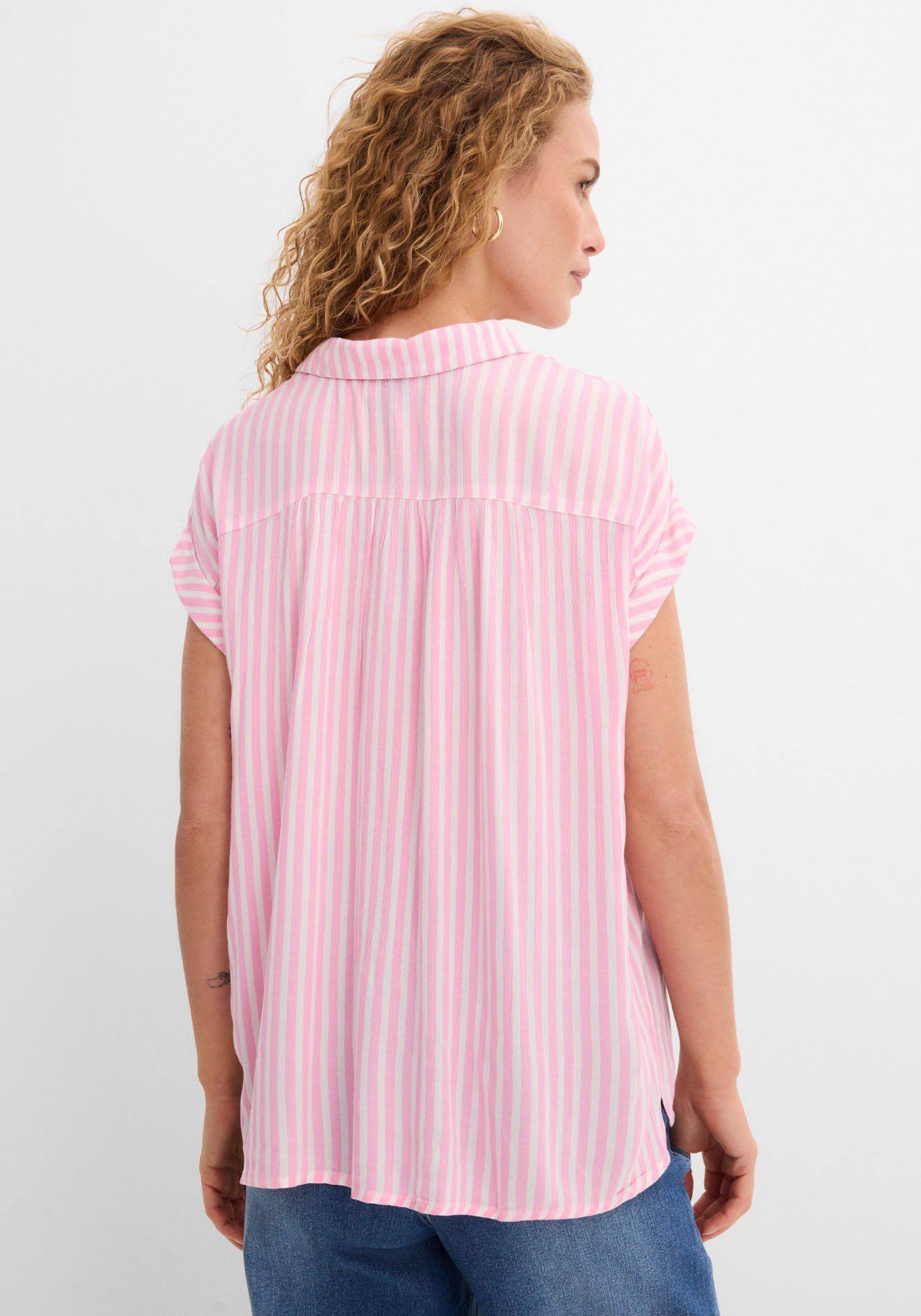 bonprix Kurzarmbluse Loose Fit, für einen luftigen Look, aus Viskose, gestreift