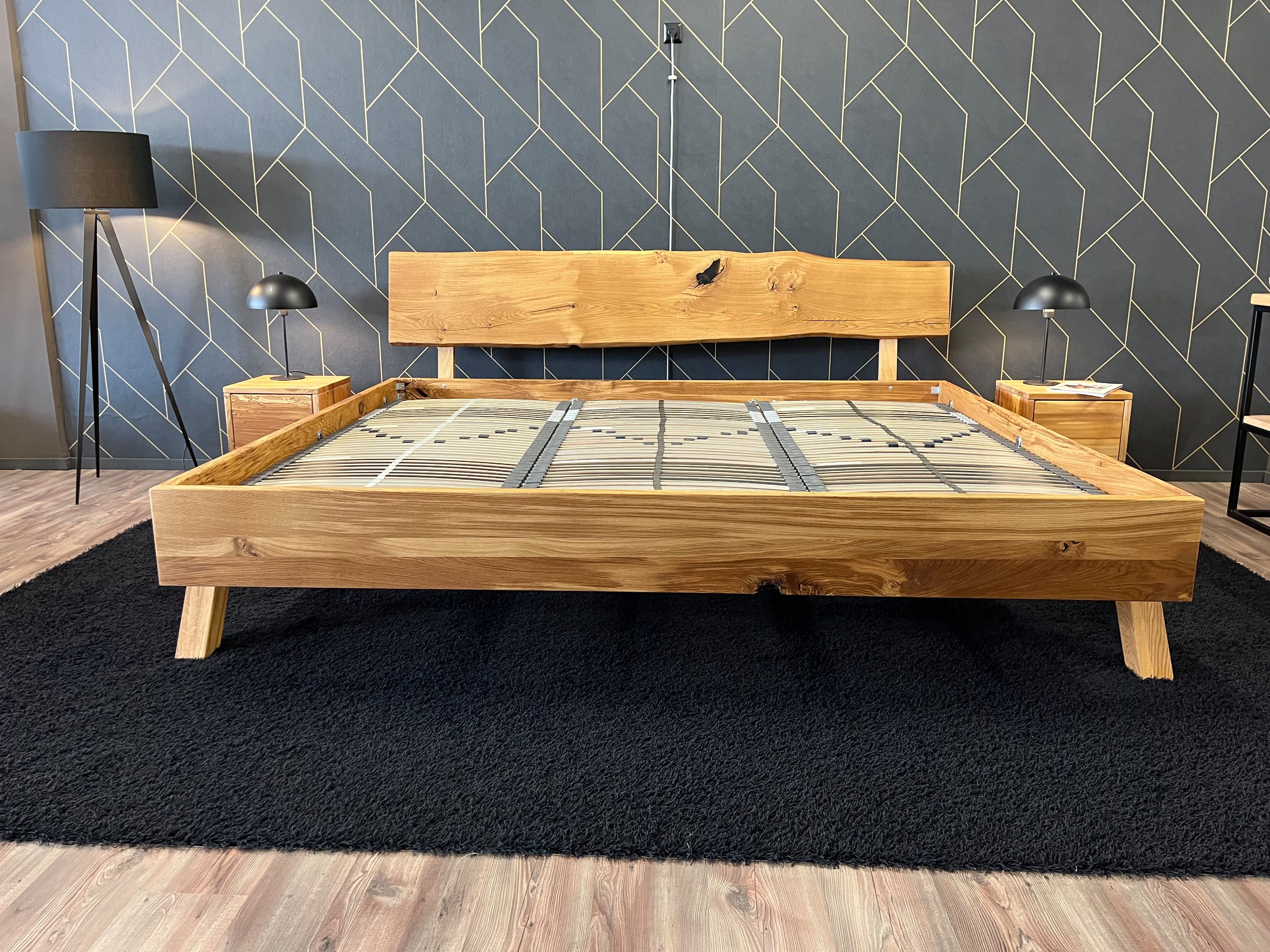 Möbel Specht Massivholzbett Family Rustic Eiche (Familienbett, bis 400x220cm Liegefläche), Kopfteil mit natürlicher Baumkante
