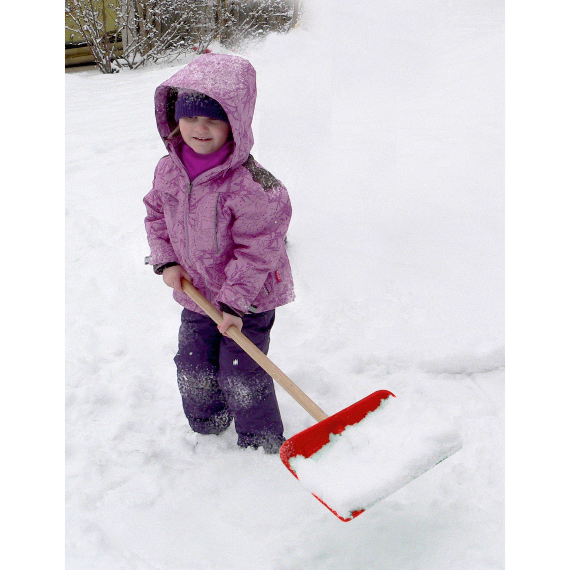 Triuso Schneeschieber Kinderschneeschieber Schneeschaufel rot mit Stiel  80cm, 28,50 cm Arbeitsbreite, Blatt aus hochwertigem Polyäthylen-Kunststoff