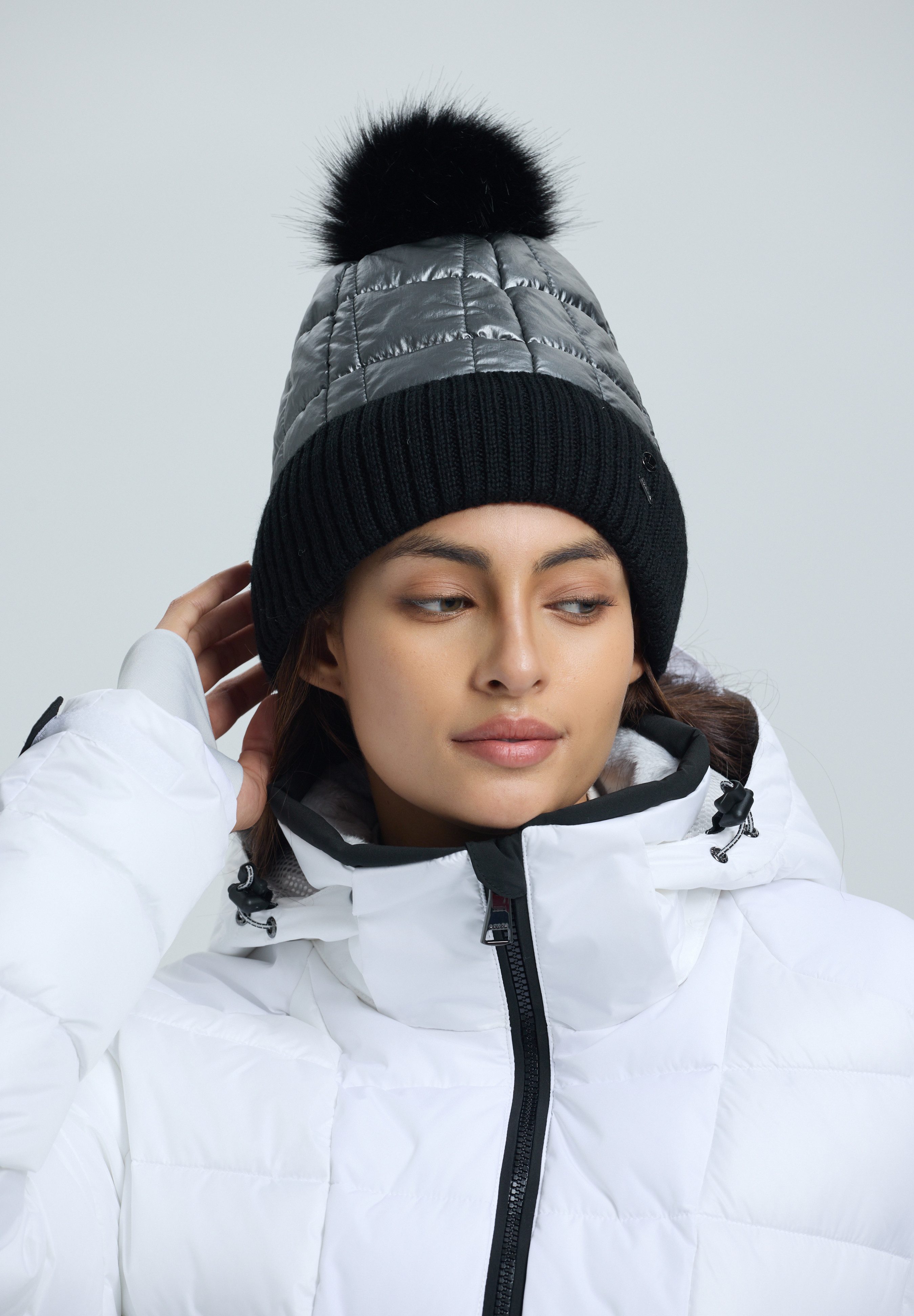 Luhta Strickmütze LUHTA NAUMOLA mit Futter aus Polyester