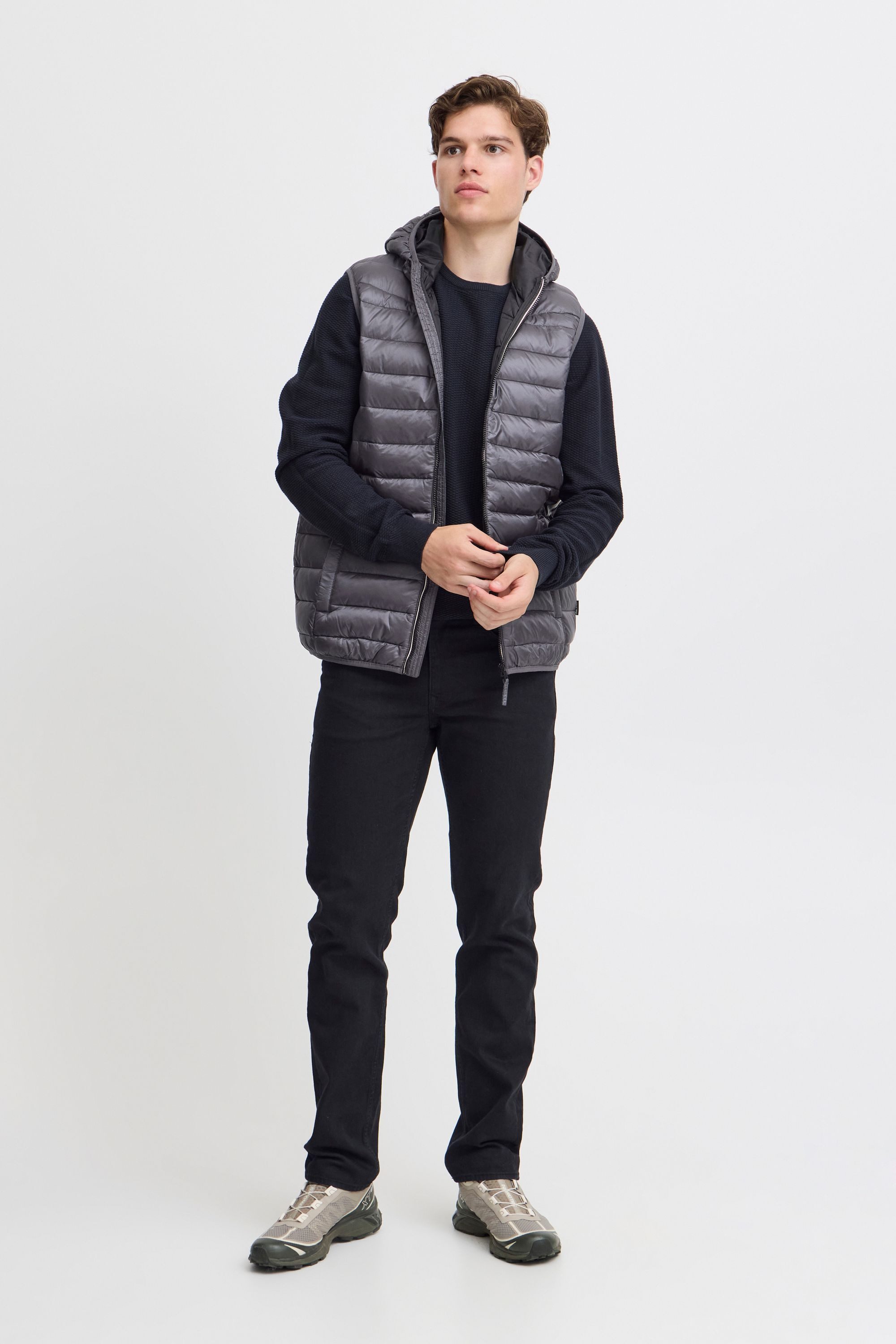 Blend Steppweste BHOuterwear Stilvolle Basic Steppweste mit Taschen