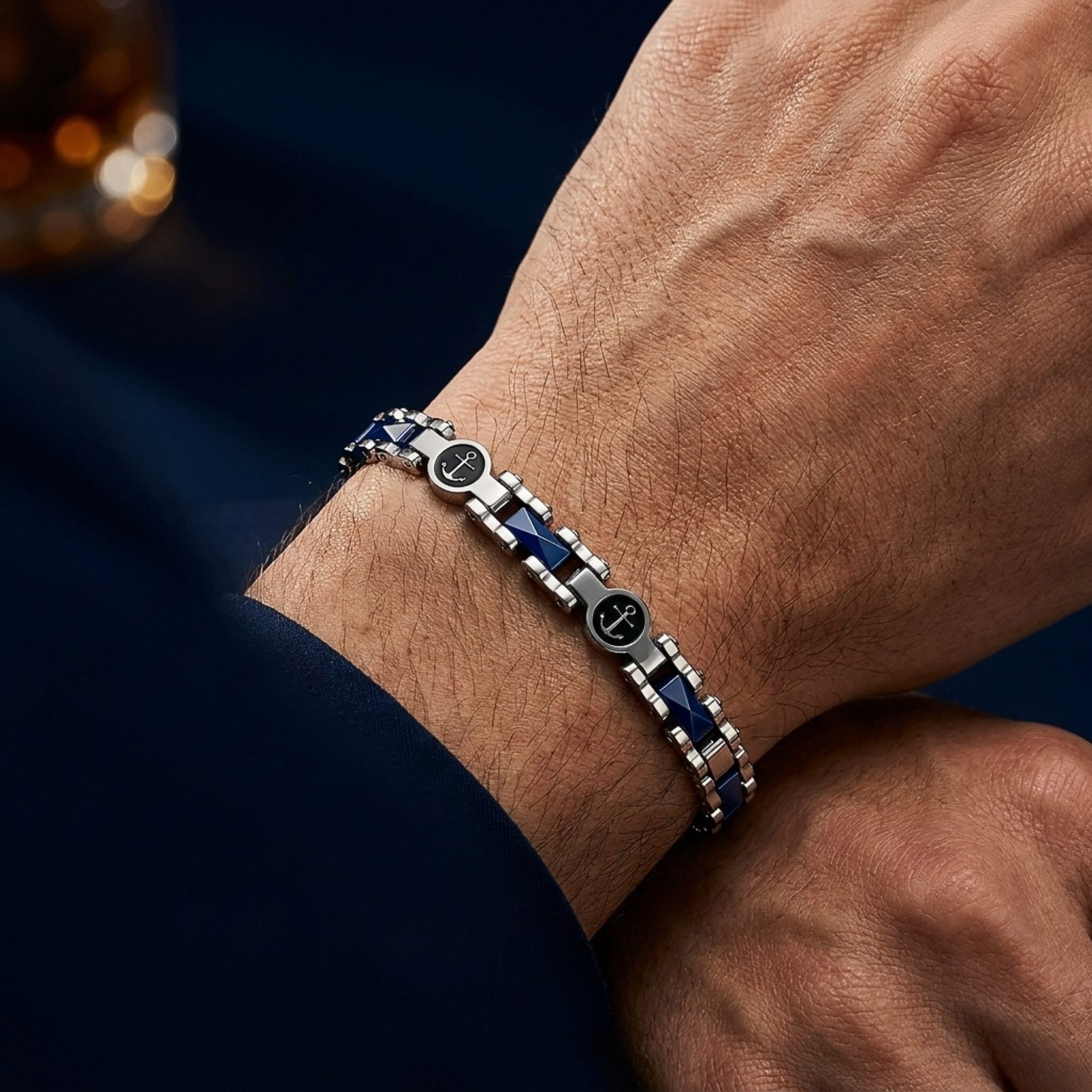 UNIQAL.de Edelstahlarmband Unisex NAUTIS BLAU– Keramik, Edelstahl & Zirkonia (mit maritimen Ankermotiven und markanter Blau-Silber Optik, inkl. Schmuckverpackung), korrosionsbeständig, hautfreundlich und individuell verstellbar