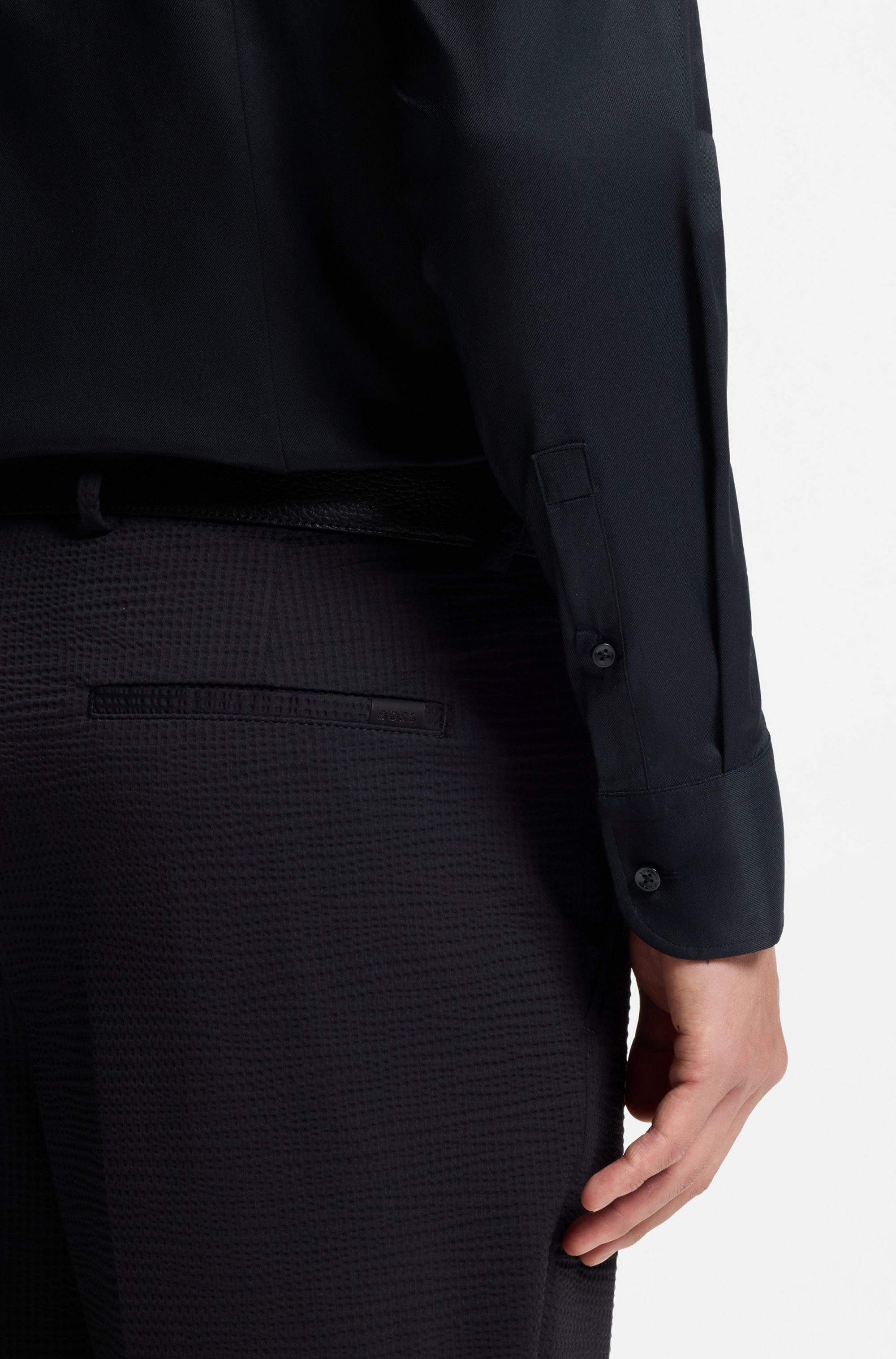 BOSS Businesshemd HANK Slim-Fit, aus funktionalem Stretch-Twill, Kentkragen