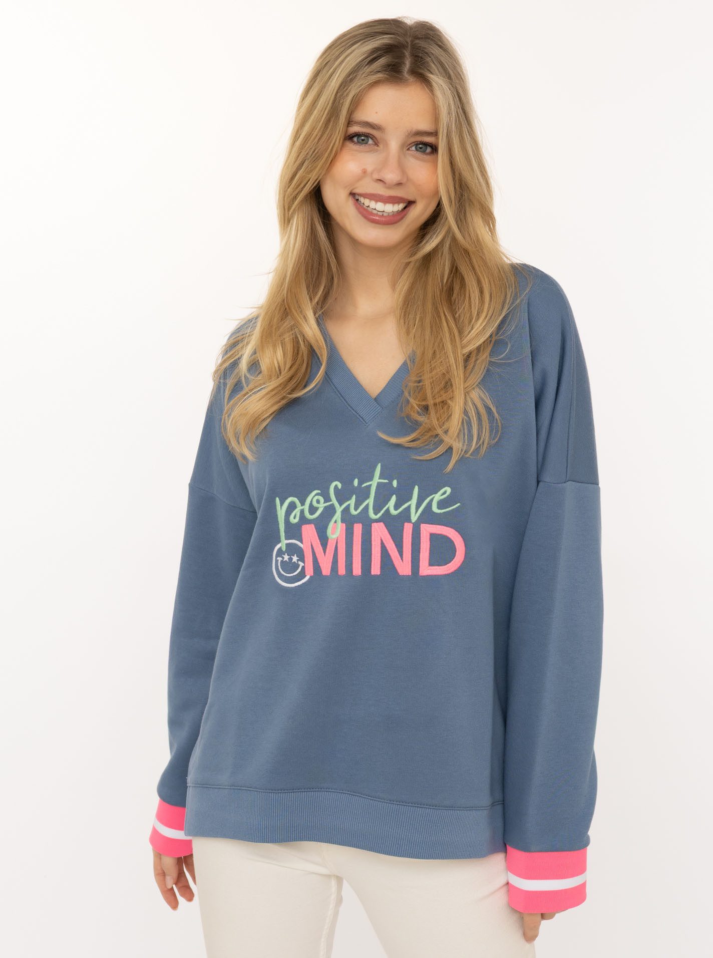 Zwillingsherz Hoodie "Positive Mind" neonfarbenen Bündchen, V-Ausschnitt, Seitenschlitze, Langarm