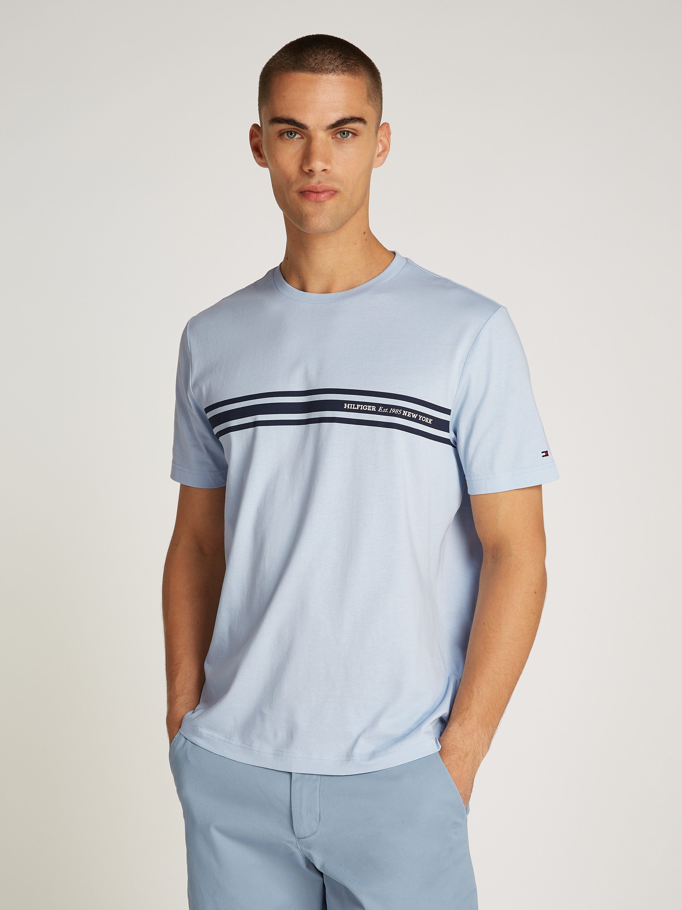 Tommy Hilfiger Rundhalsshirt CENTRAL CHEST STRIPE TEE. Reduzierter Preis € 30,99. Unverbindliche Preisempfehlung € 39,90