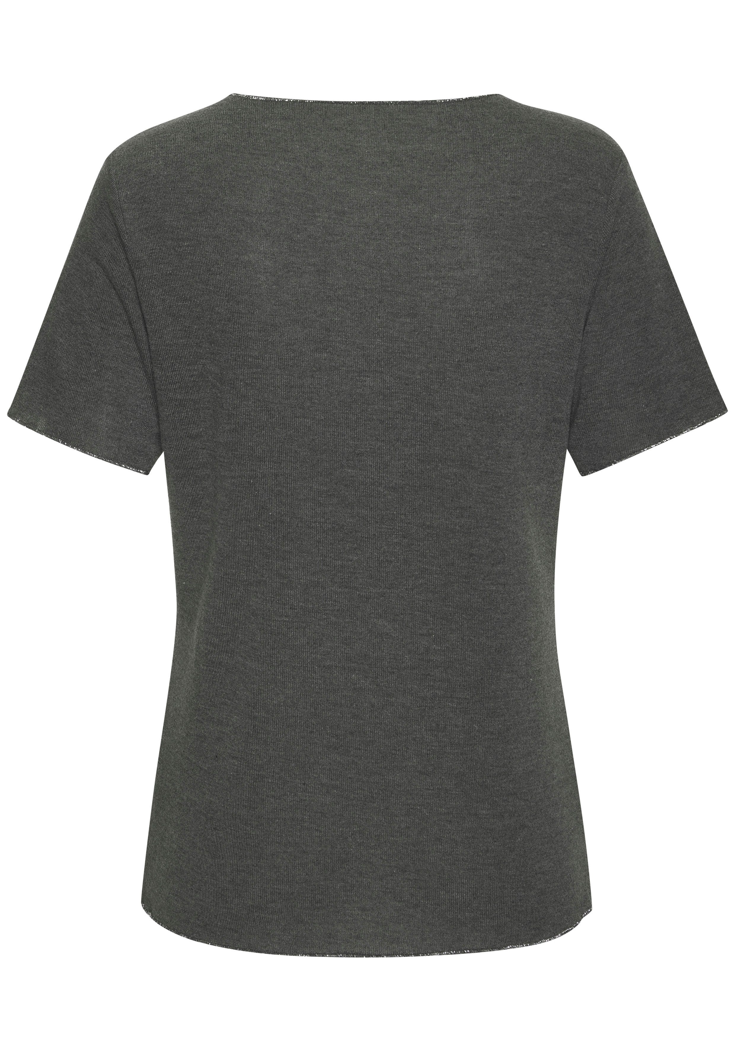 LASCANA Rundhalsshirt mit feiner Glitzereinfassung aus Viskose-Feinstrick – Bild 4 von 5