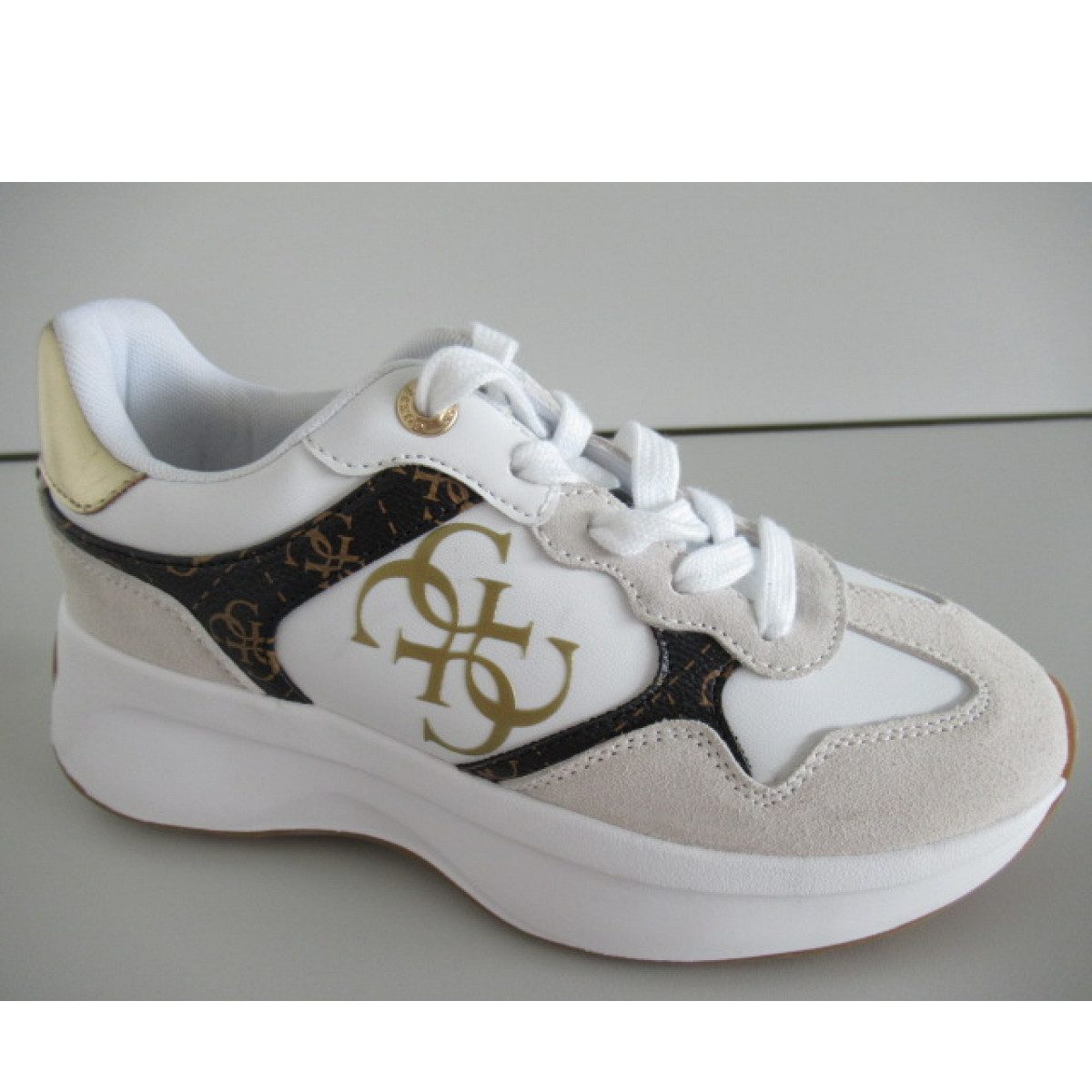 Guess Luckei Sneaker günstig online kaufen