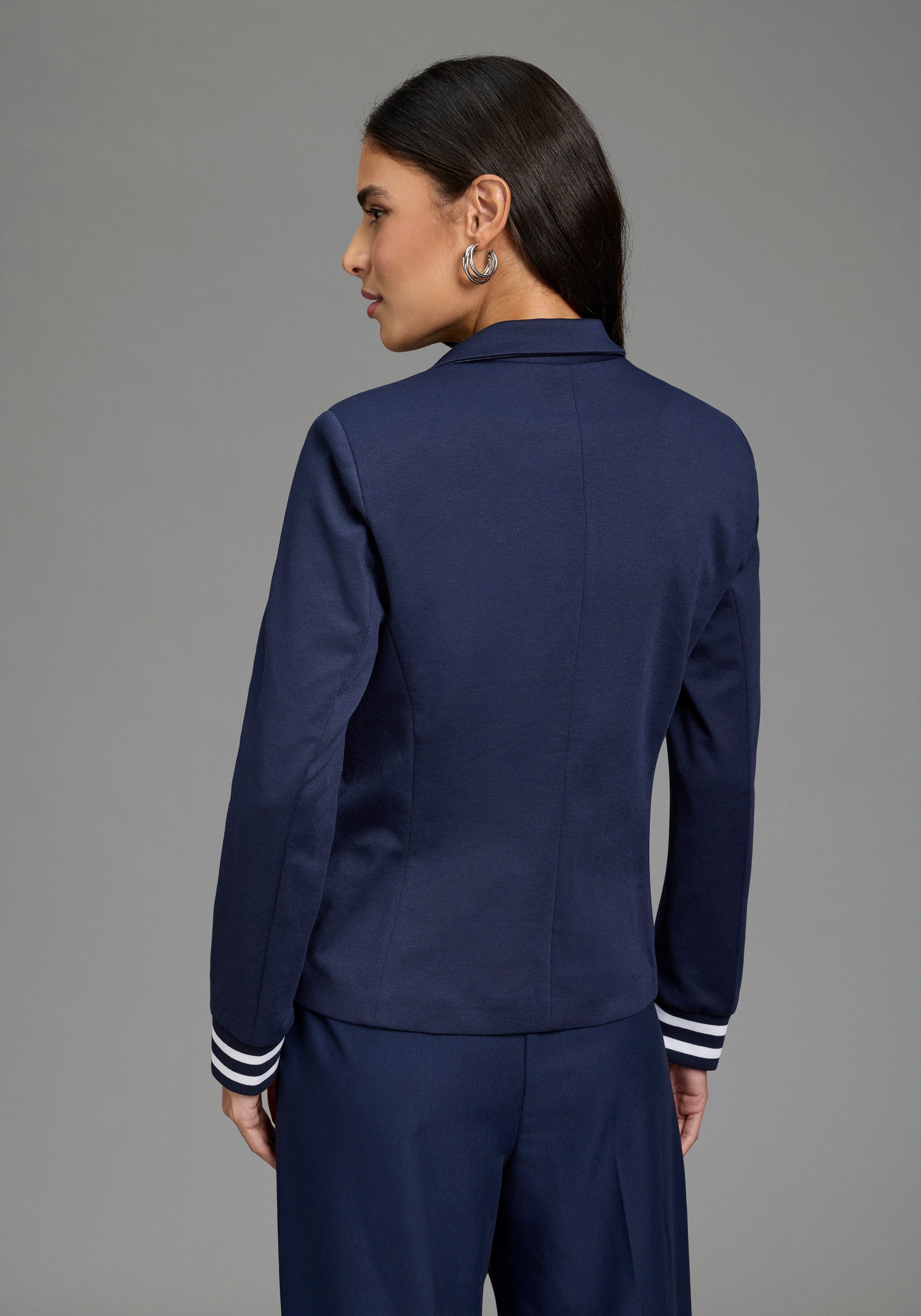 Laura Scott Kurzblazer klassischer Stil mit Reverskragen, hüftlange Schnittform. € 69,99, (€ 69,99 pro 1 Stk).