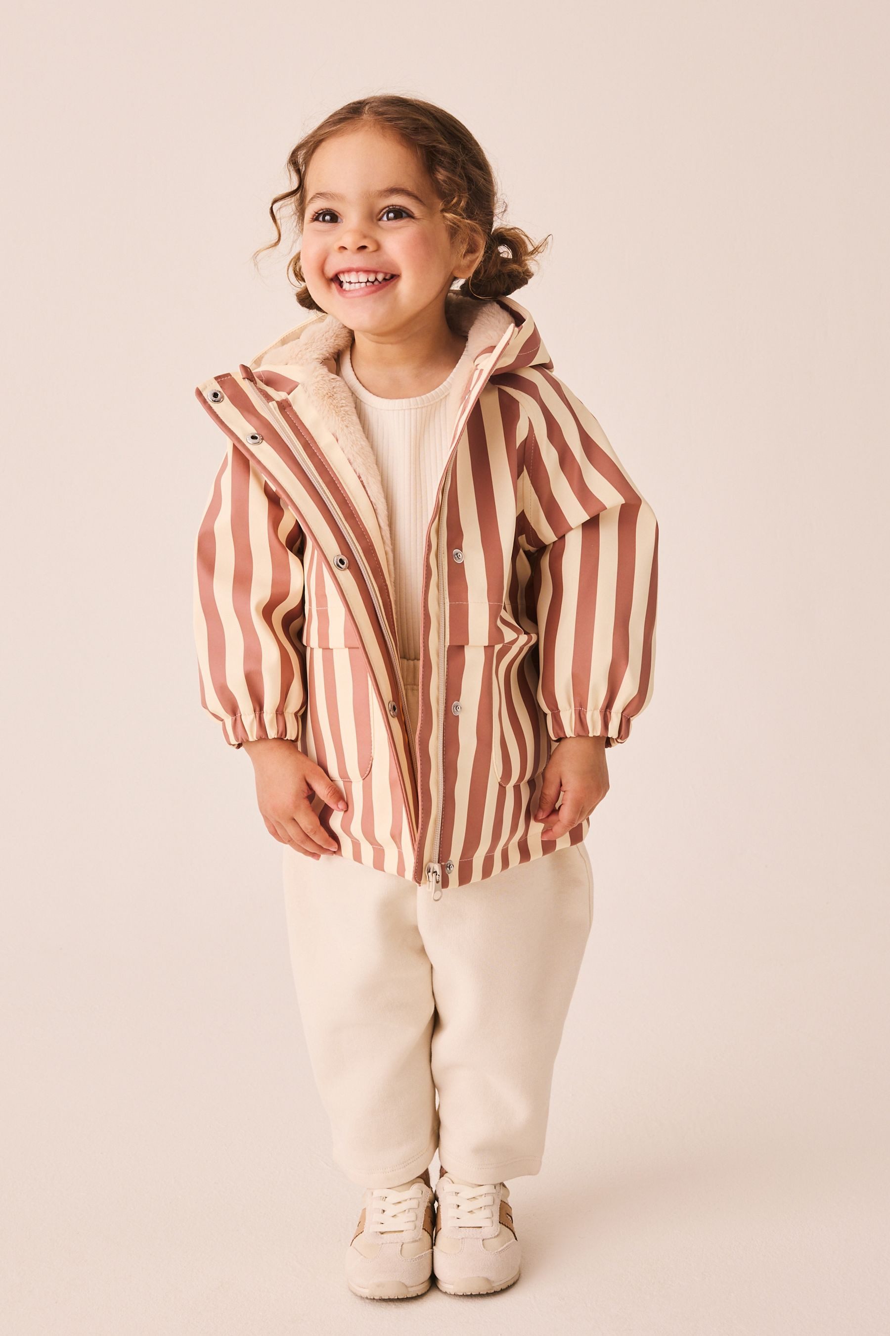 Next Regenjacke Wasserfeste Jacke mit Print (1-St)