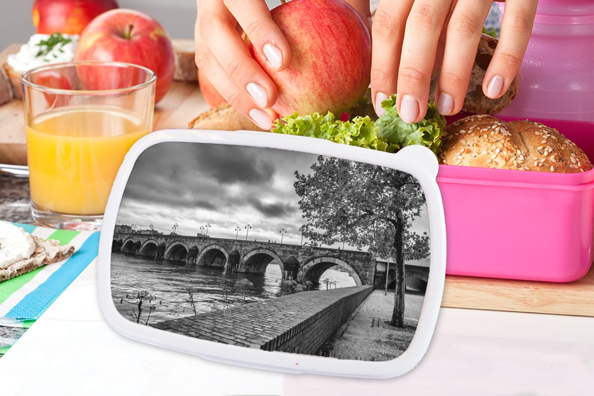 rosa Brotbox - Schwarz Brotdose Kunststoff Weiß, - Erwachsene, Kunststoff, (2-tlg), Mädchen, Snackbox, MuchoWow Kinder, - Maastricht für Brücke Lunchbox