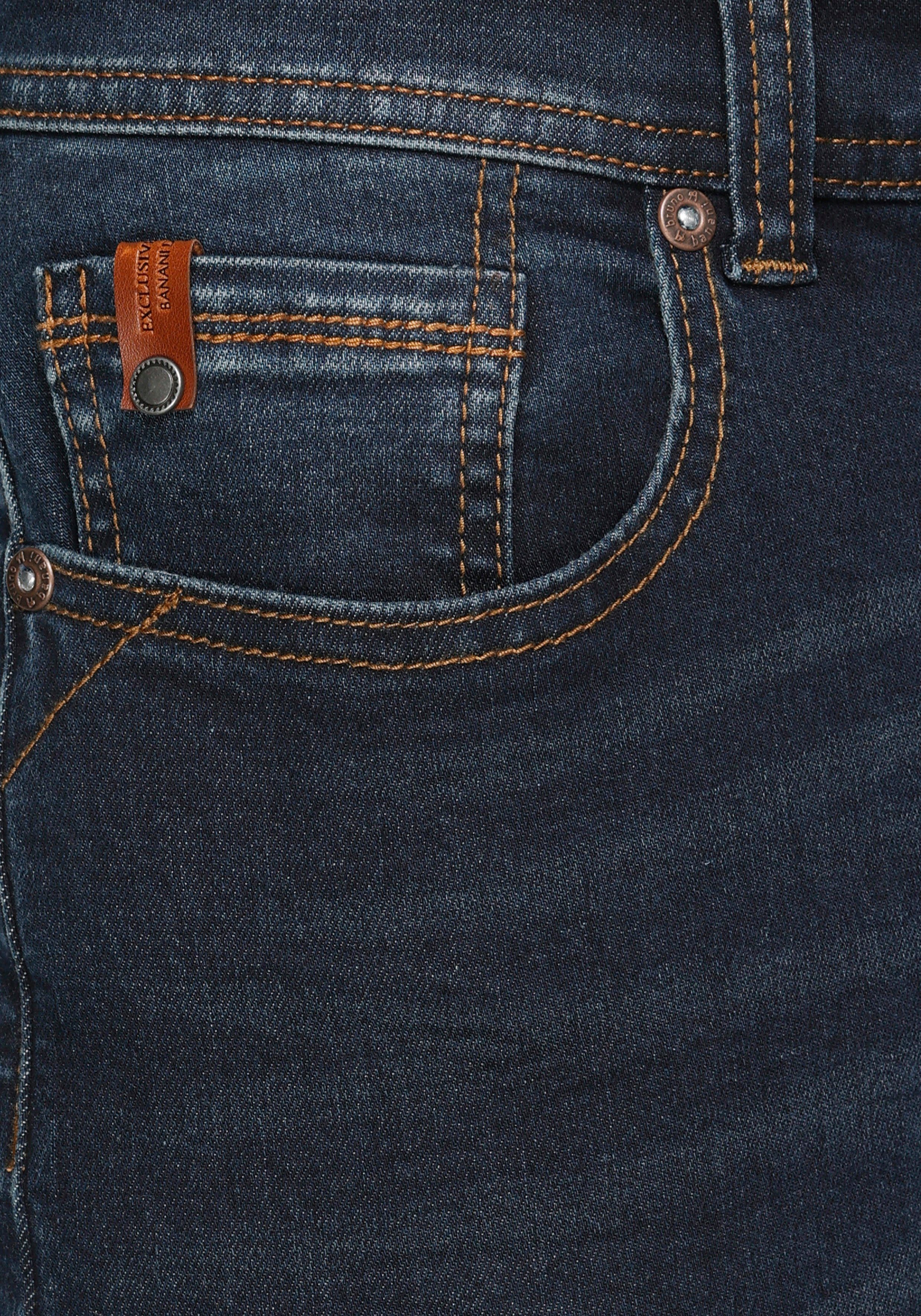 Bruno Banani Slim-fit-Jeans Grady schmale Beinweite, niedrige Leibhöhe, figurbetonte Silhouette