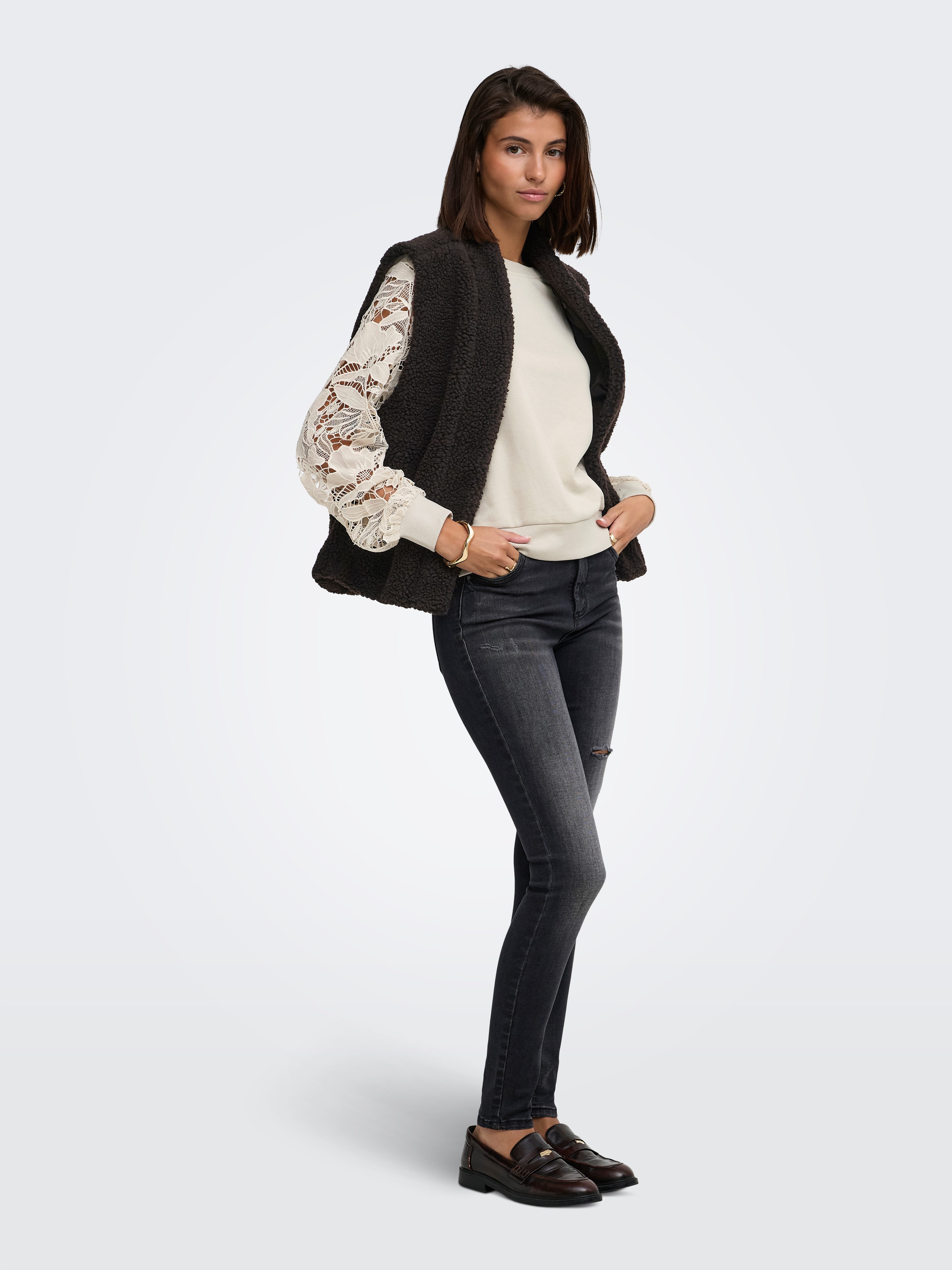 ONLY Sweatshirt ONLSTILLA L/S LACE SLEEVES CS SWT Baumwollmischung, regular fit – Bild 4 von 5