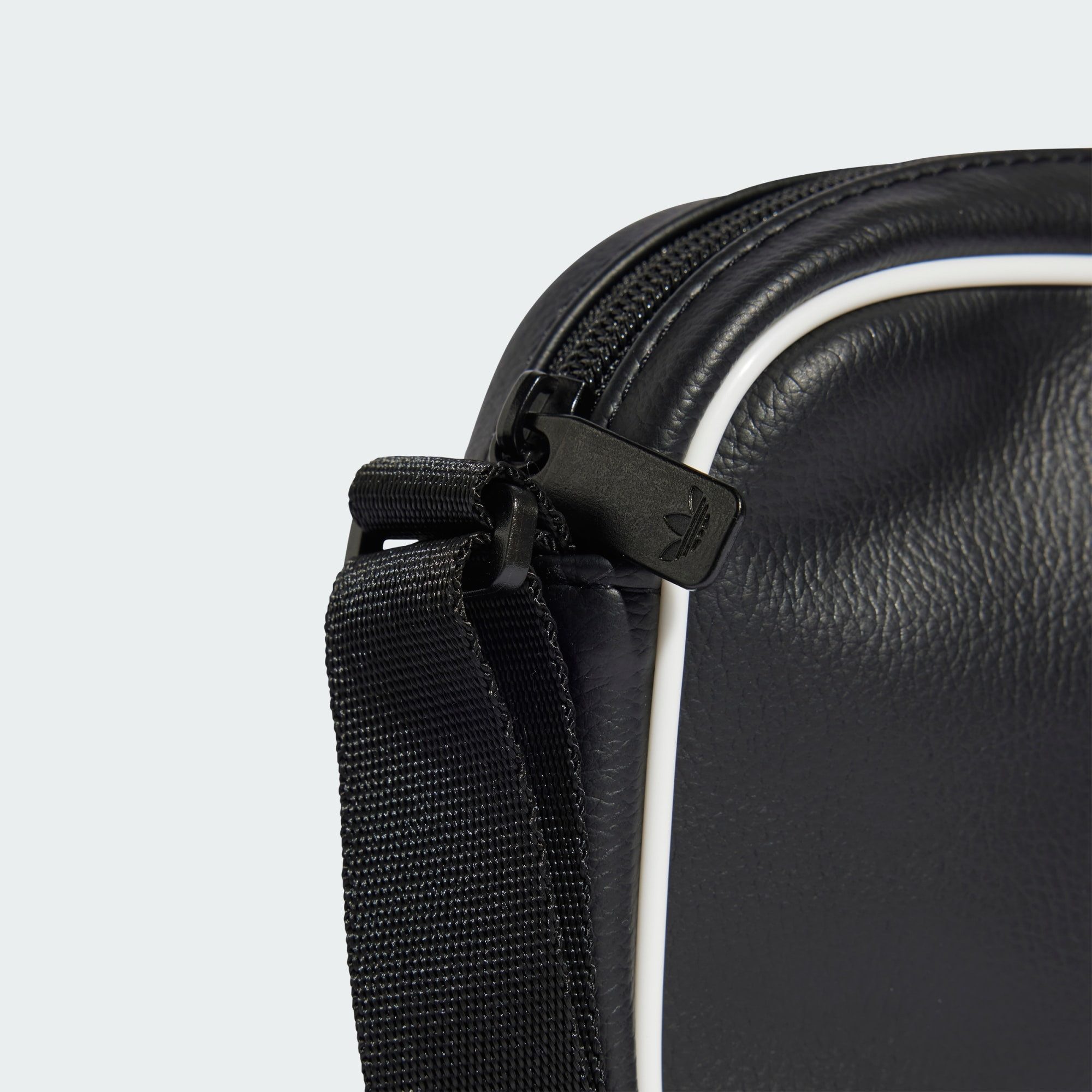 adidas Originals Schultertasche ADICOLOR CLASSIC MINI AIRLINER (1-tlg)