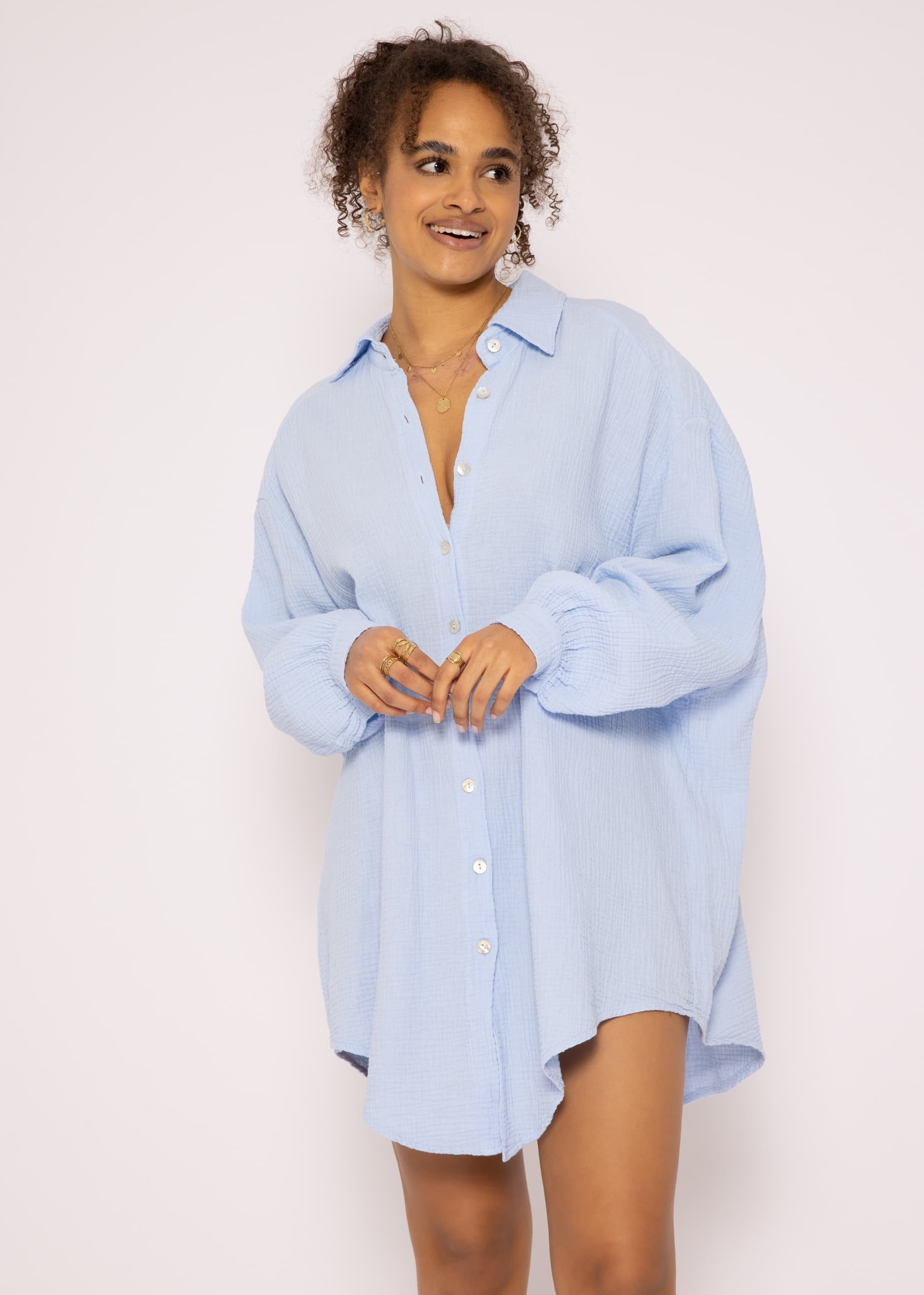 SASSYCLASSY Longbluse Oversize Musselin Bluse Damen Langarm Hemdbluse lang aus Baumwolle mit V-Ausschnitt, One Size (Gr. 36-48) Hellblau