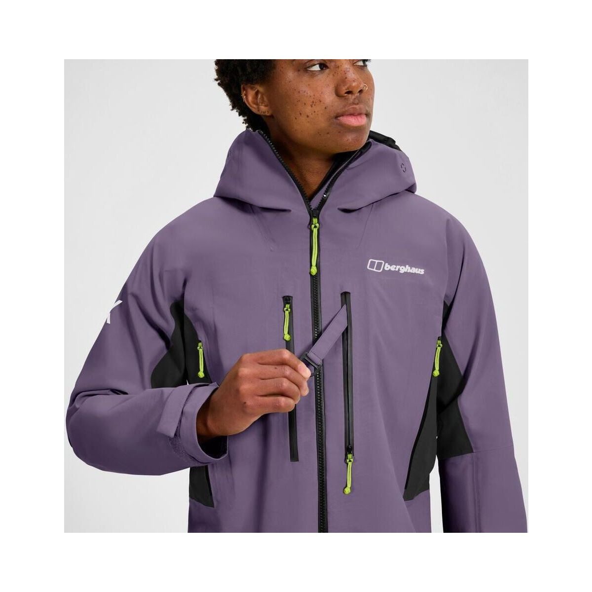 Berghaus Skijacke Extrem Vanguard Gore-Tex Jacke für Damen - Schwarz Hochwertige, atmungsaktive Damenjacke für Outdoor-Abenteuer mit