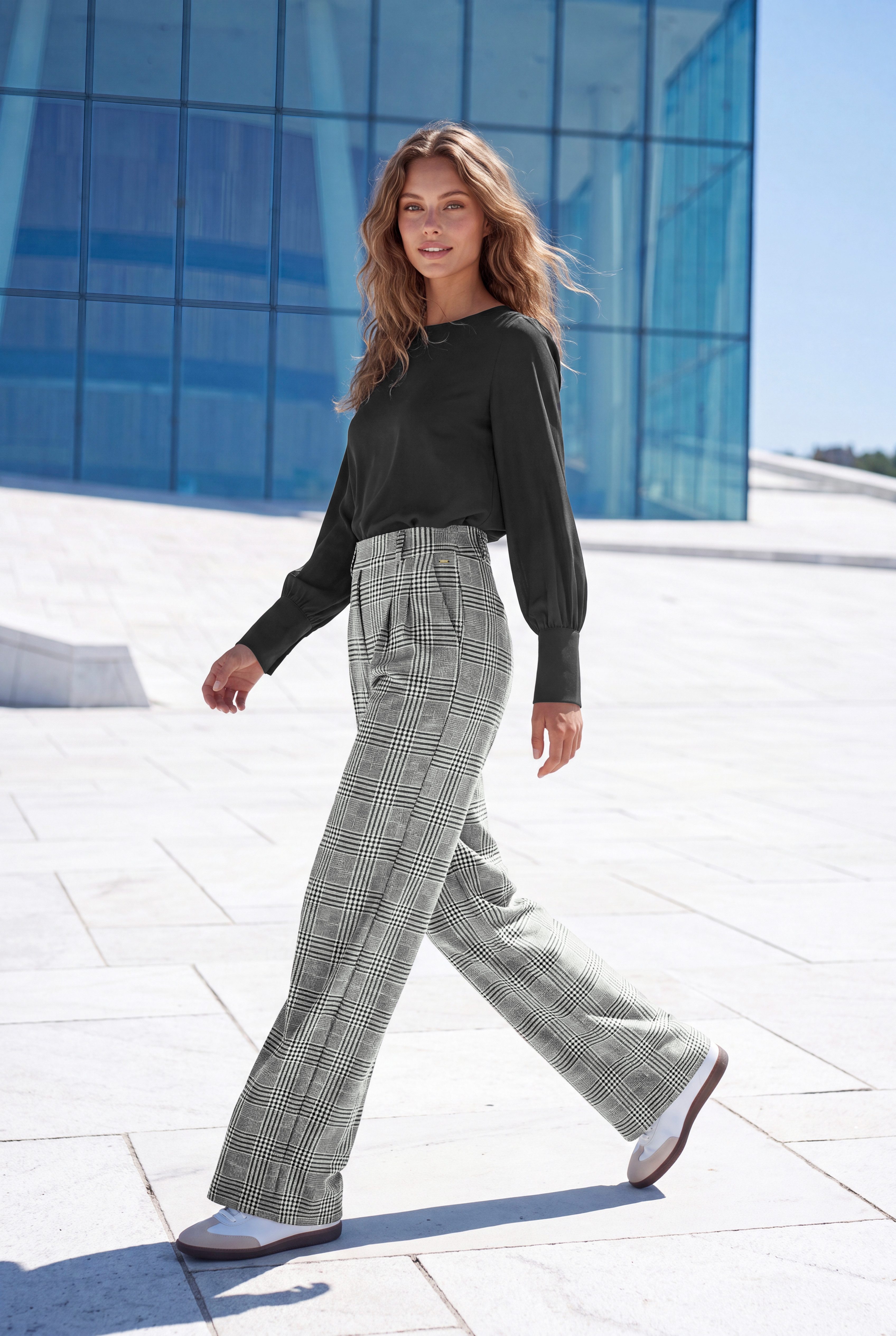 LASCANA Schlupfhose extra Weit mit Bundfalten mit Jacquard Strickmuster oder uni schwarz