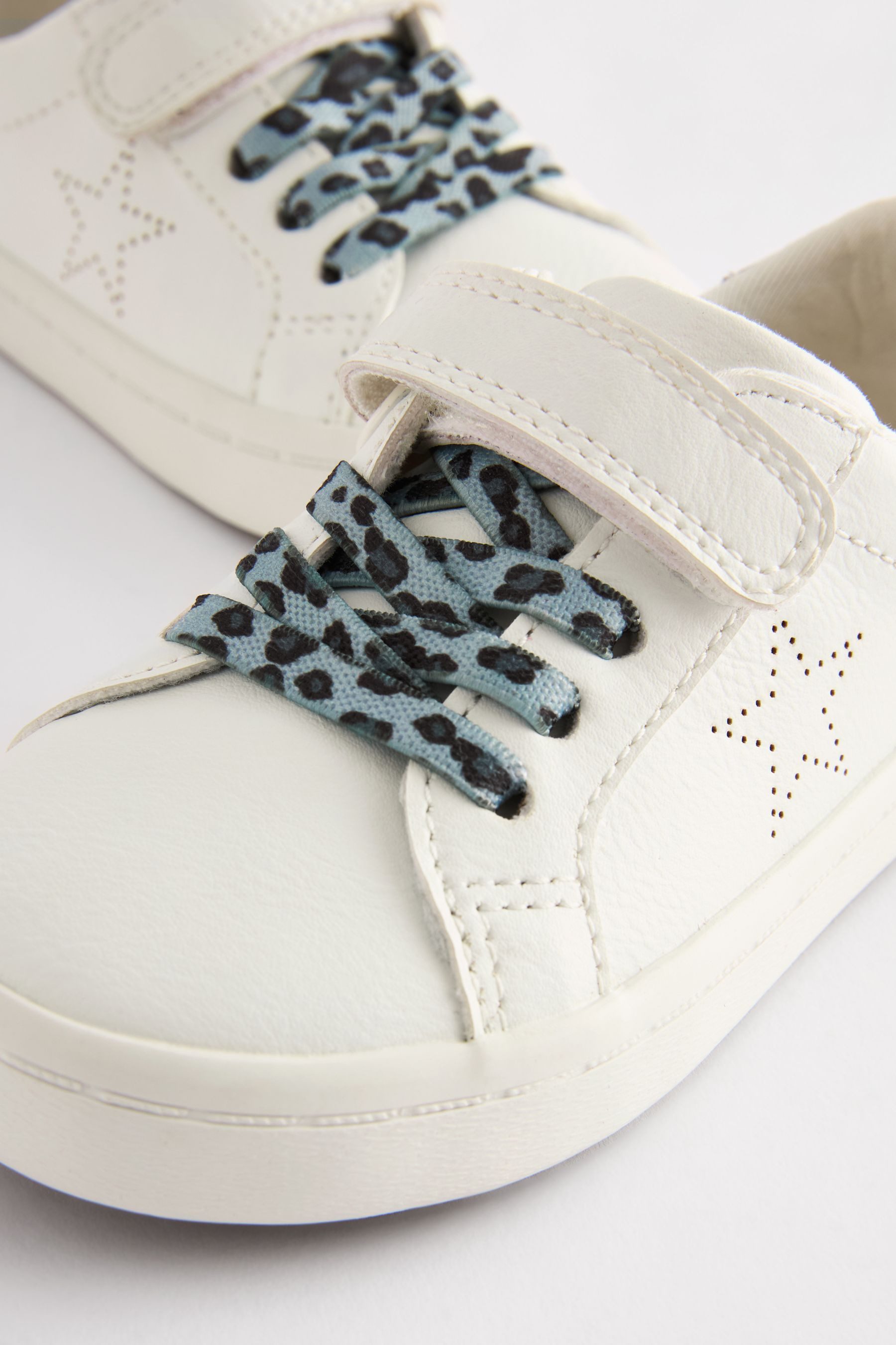 Next Elastischer Sportschuh mit Schnürung Sneaker (1-tlg)