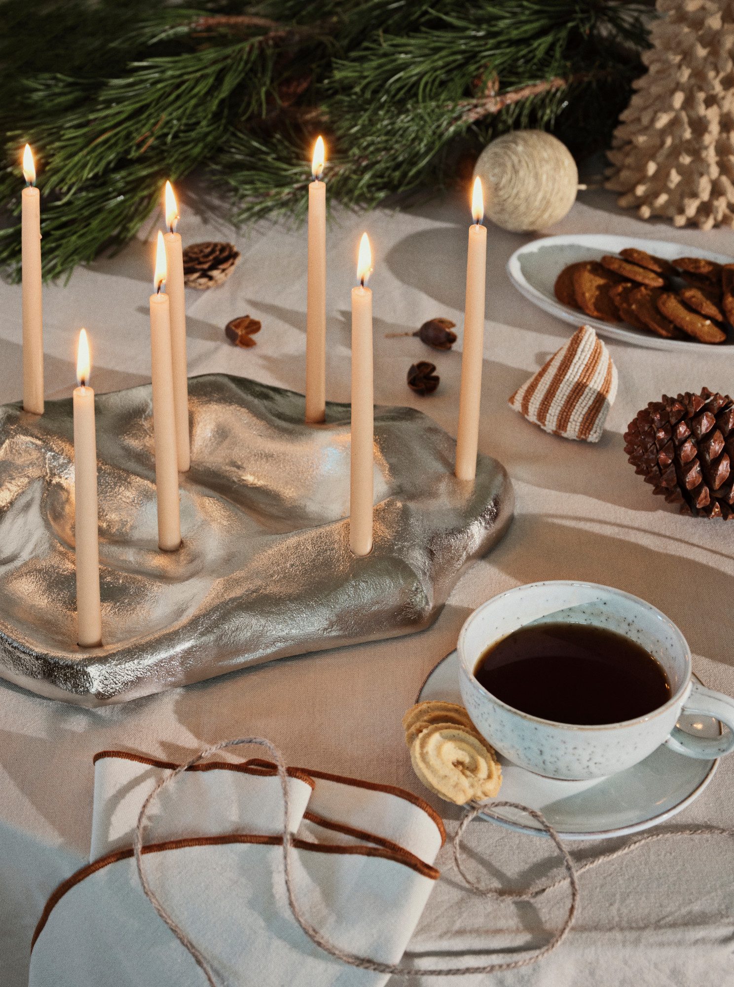 Broste Copenhagen Tasse Broste Copenhagen Nordic Sand Tasse mit Untertasse 25 cl Steingut Sand, Reaktiv Glasiertes Steingut