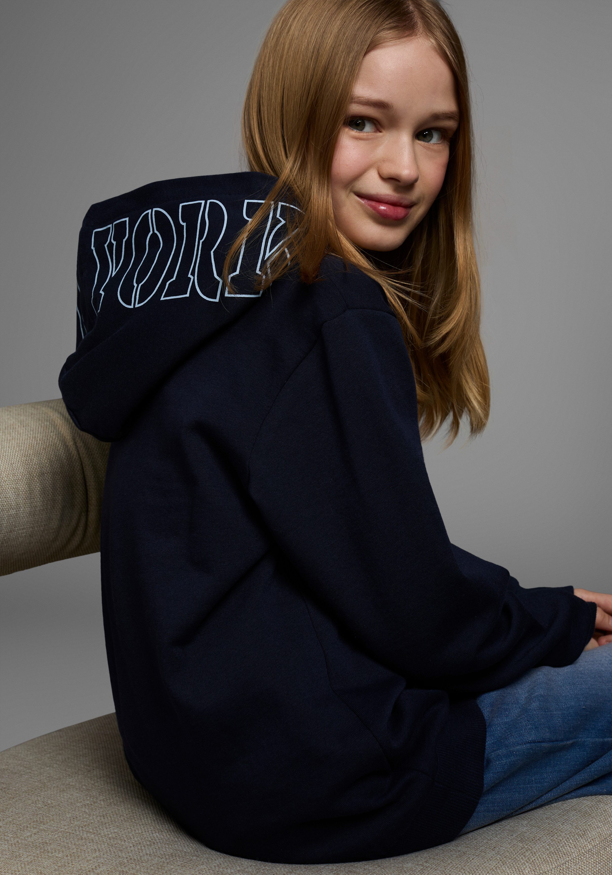 KIDSWORLD Kapuzensweatshirt, Hoodie mit Print auf der Kapuze Langarm, weite Passform, stylischer Druck, Basic-Stil