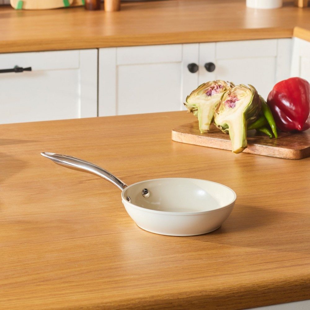 Karaca Bratpfanne Karaca Swiss Crystal Almond Cream Pfanne mit Edelstahlgriff 16 cm