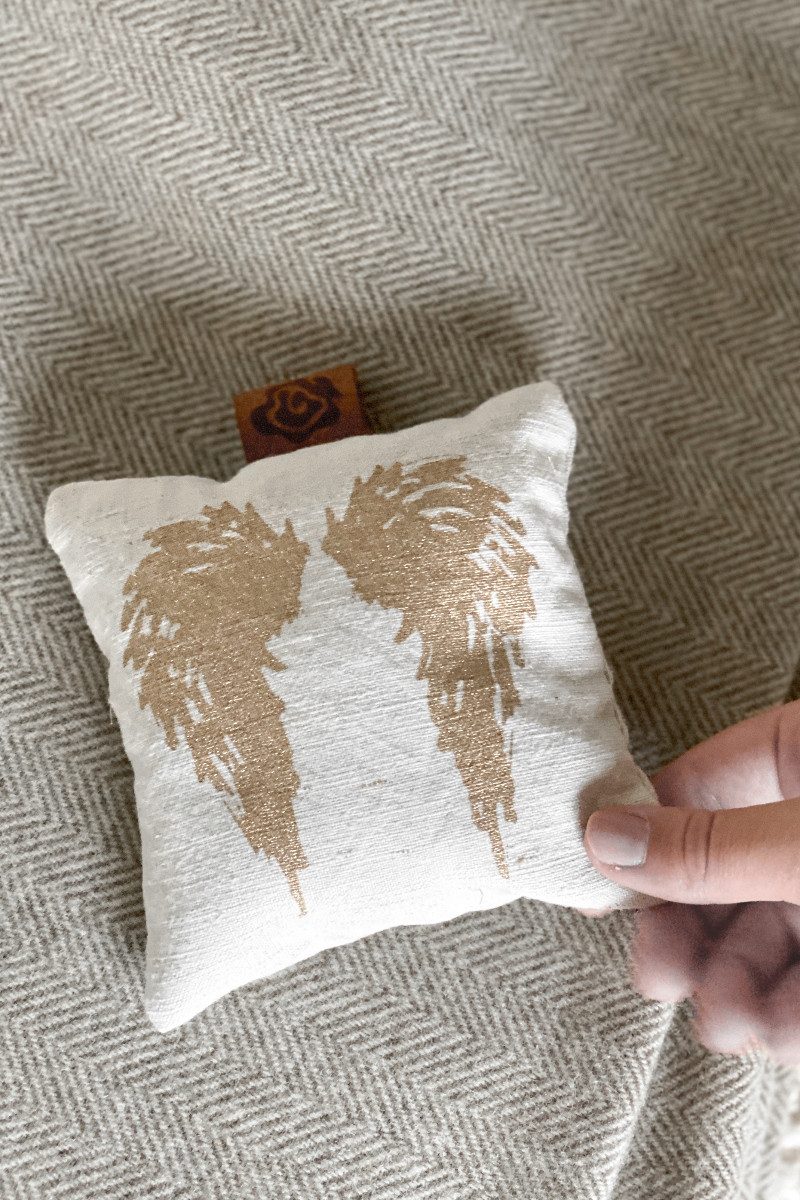 Dorothee Lehnen Ароматическая подушка Ароматическая подушка - FLÜGEL - leinen/gold