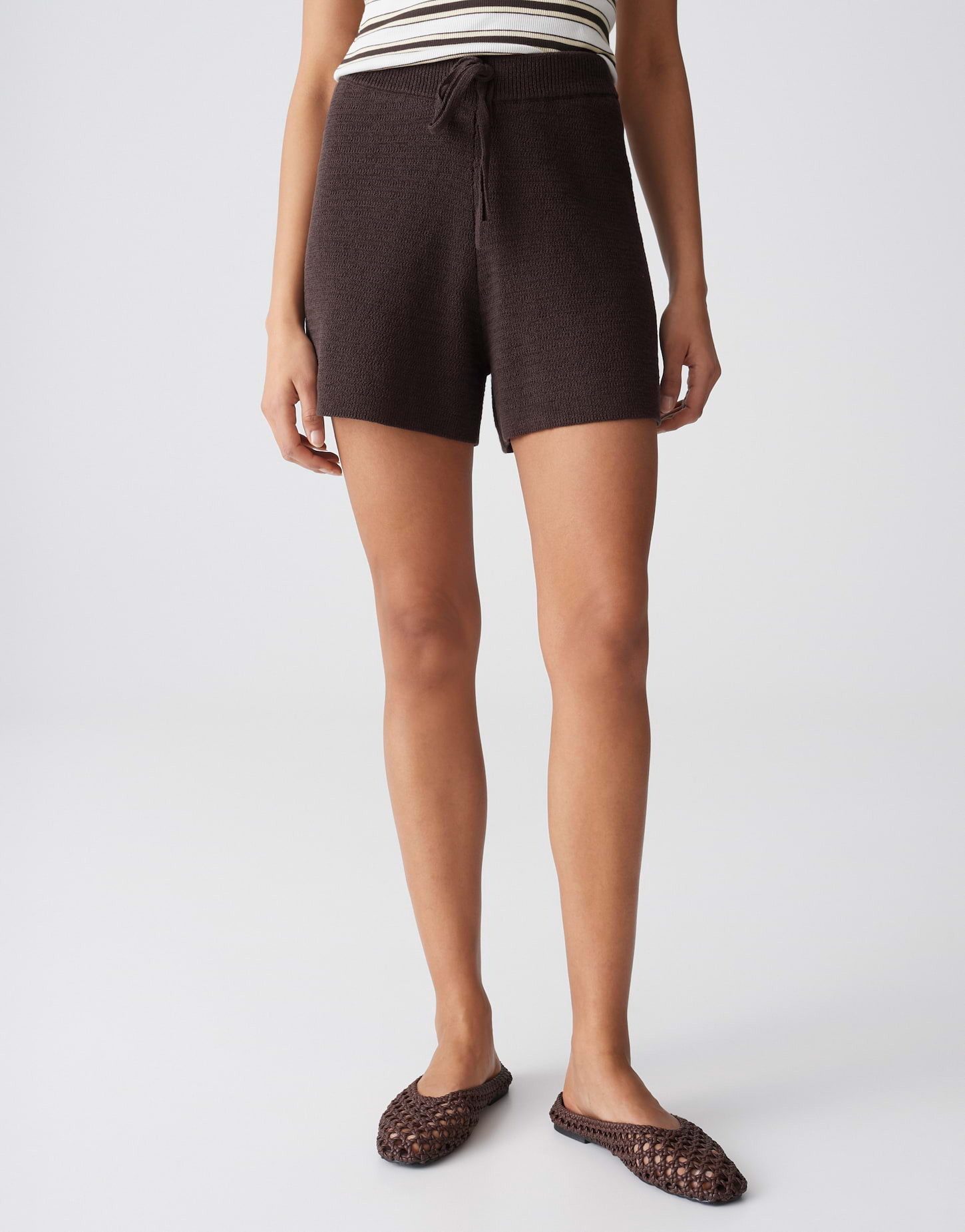 OPUS Shorts Maadow resort aus Strick mit festem Griff Das Bindedetail unterstreicht den entspannten Casual Look