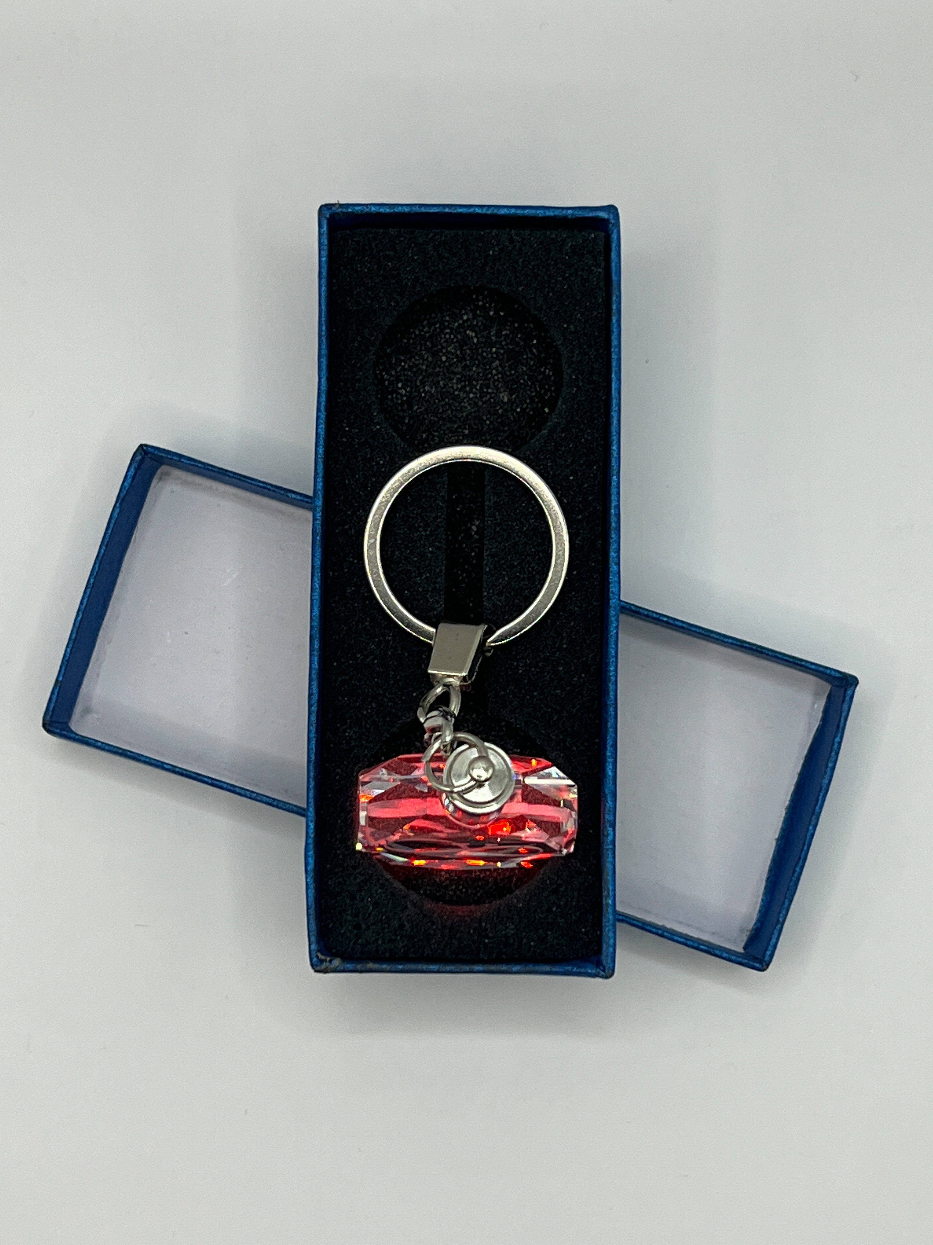 Stelby Schlüsselanhänger Unendlichkeitszeichen Schlüsselanhänger P mit Multicolor Geschenkbox