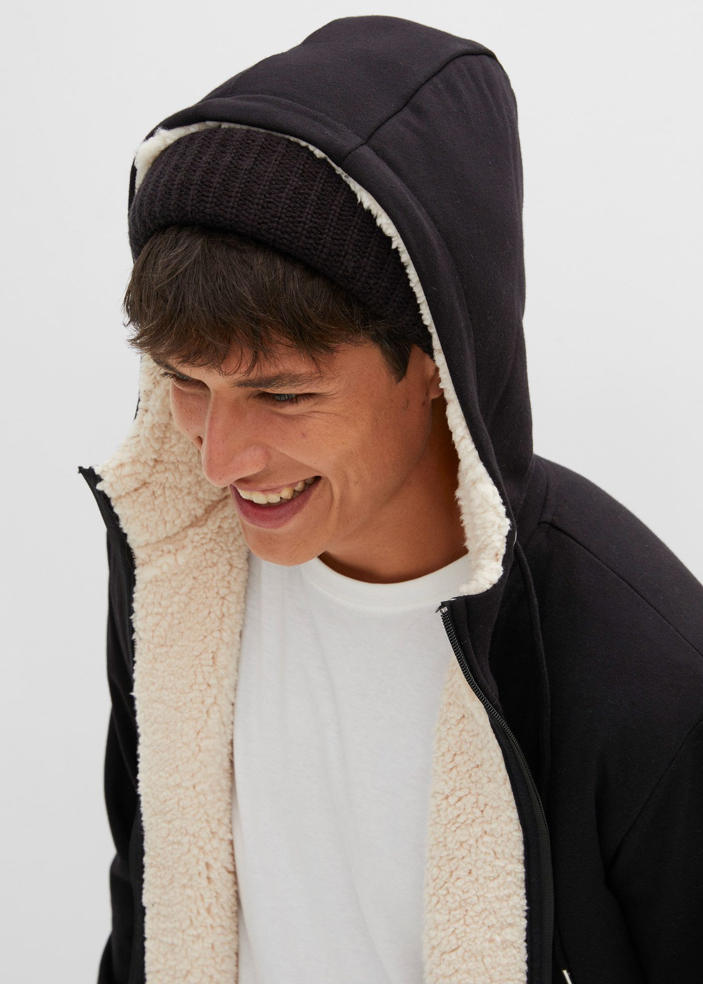 bonprix Kapuzensweatjacke mit Kapuze, mit Kuschel-Fleece-Futter, aus Baumwolle und Polyester