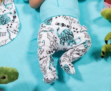 Babyhafen Erstausstattungspaket 4-teilig Baby Erstausstattung Neugeborenen-Set DINO (Set, 4-tlg) in niedlichen Design, mit 4 Teile