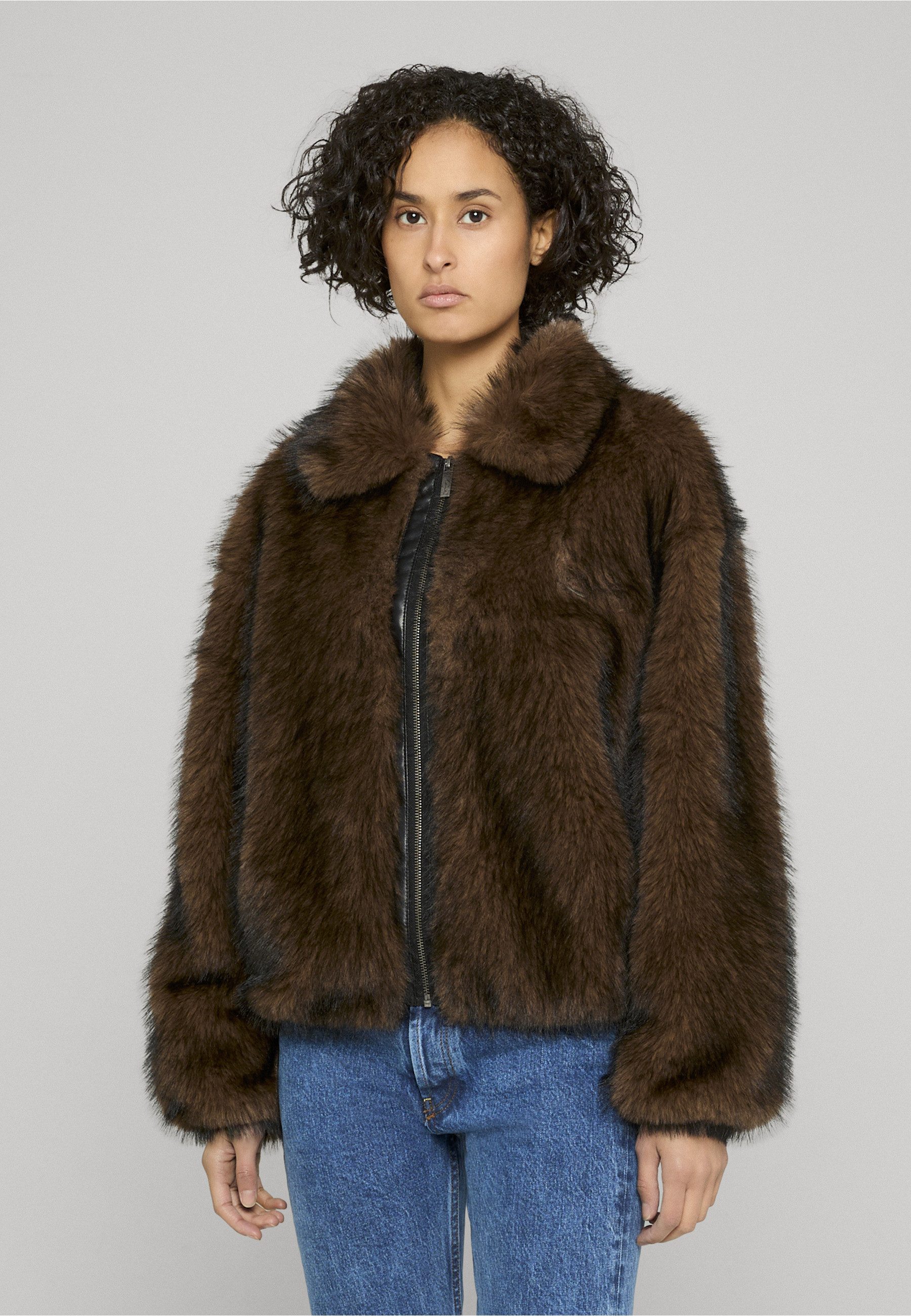 Karl Kani Wintermantel Karl Kani Metal Signature Faux Fur Jacket