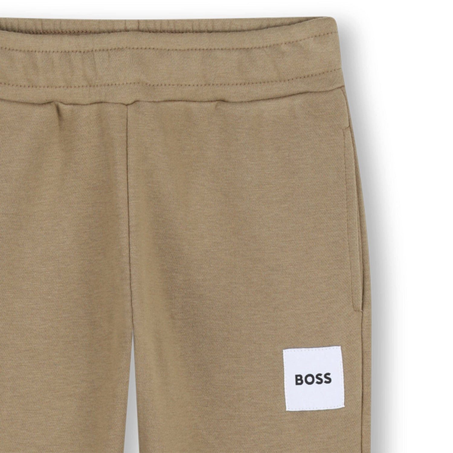 BOSS Jogginghose BOSS Kidswear Jogginghose mit Logo-Patch – Dunkelbeige