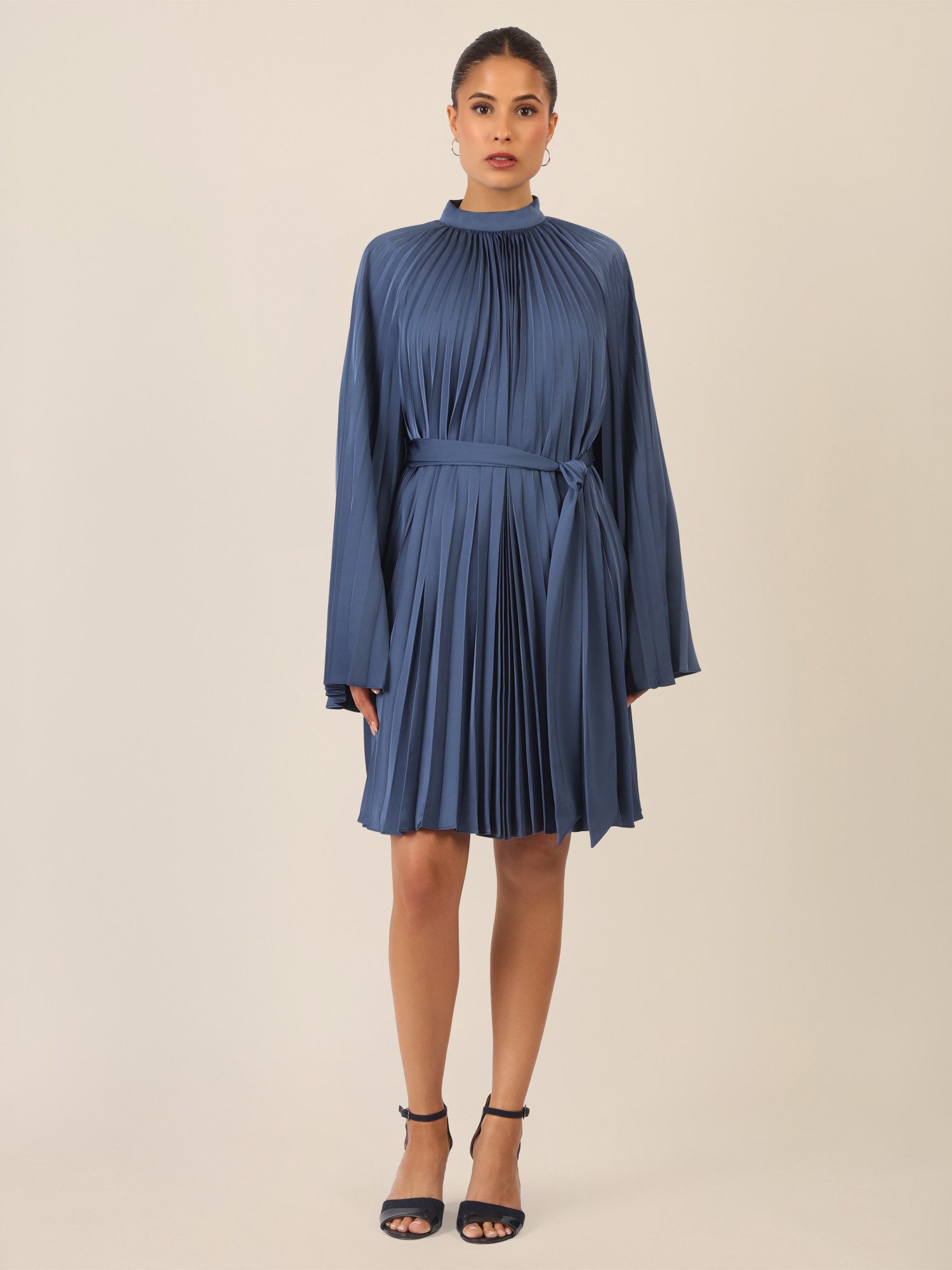 Apart Midikleid mit Stehkragen und Bindegürtel günstig online kaufen