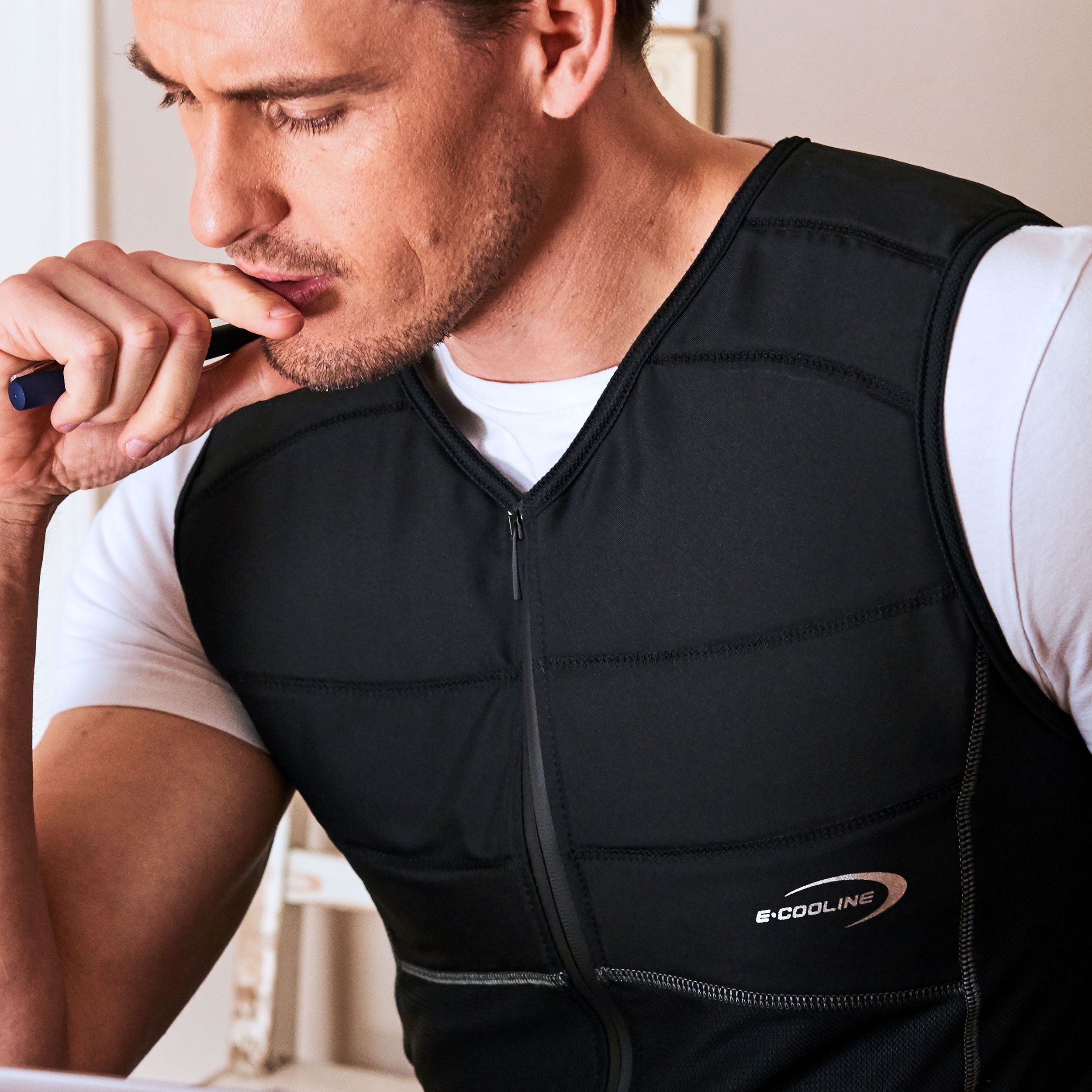E.COOLINE Funktionsweste Powercool SX3 kühlende ShirtWeste-Kühlung durch Aktivierung mit Wasser stundenlange Kühlung nach Aktivierung mit Wasser