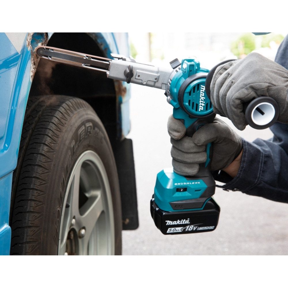 Makita Elektrowerkzeug-Set Makita DBS180RTJ Akku-Bandfeile für präzises Arbeiten.