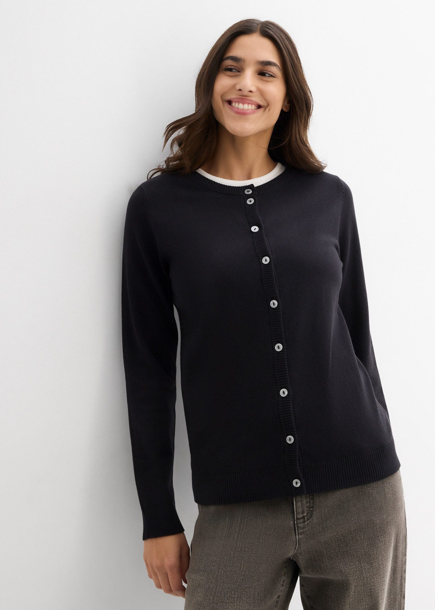 bonprix Strickjacke lockere Passform, aus Baumwolle und Polyamid, mit Knopf günstig online kaufen