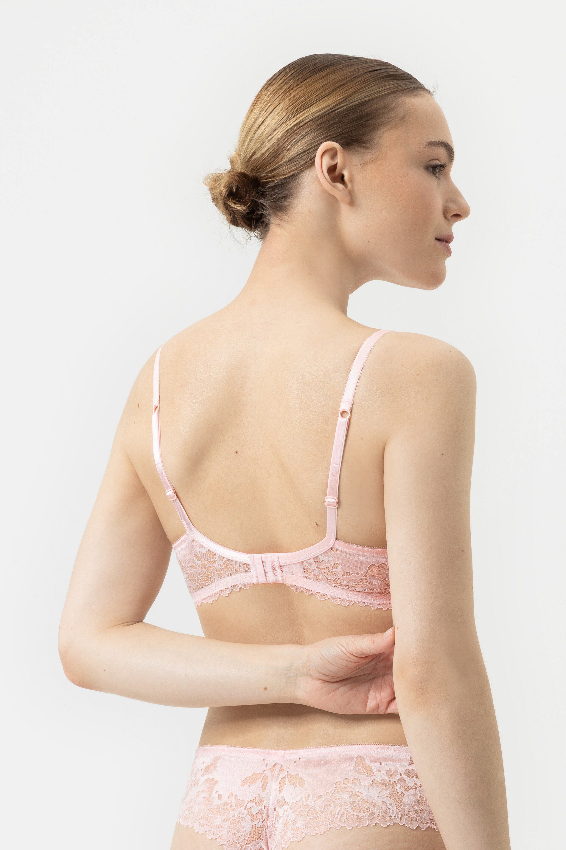 Mey Bügelloser BH Mey Damen Bi-Stretch-BH, bügellos Serie Luxurious (1-tlg., 1) Bralette mit floraler Spitze, Zierträger