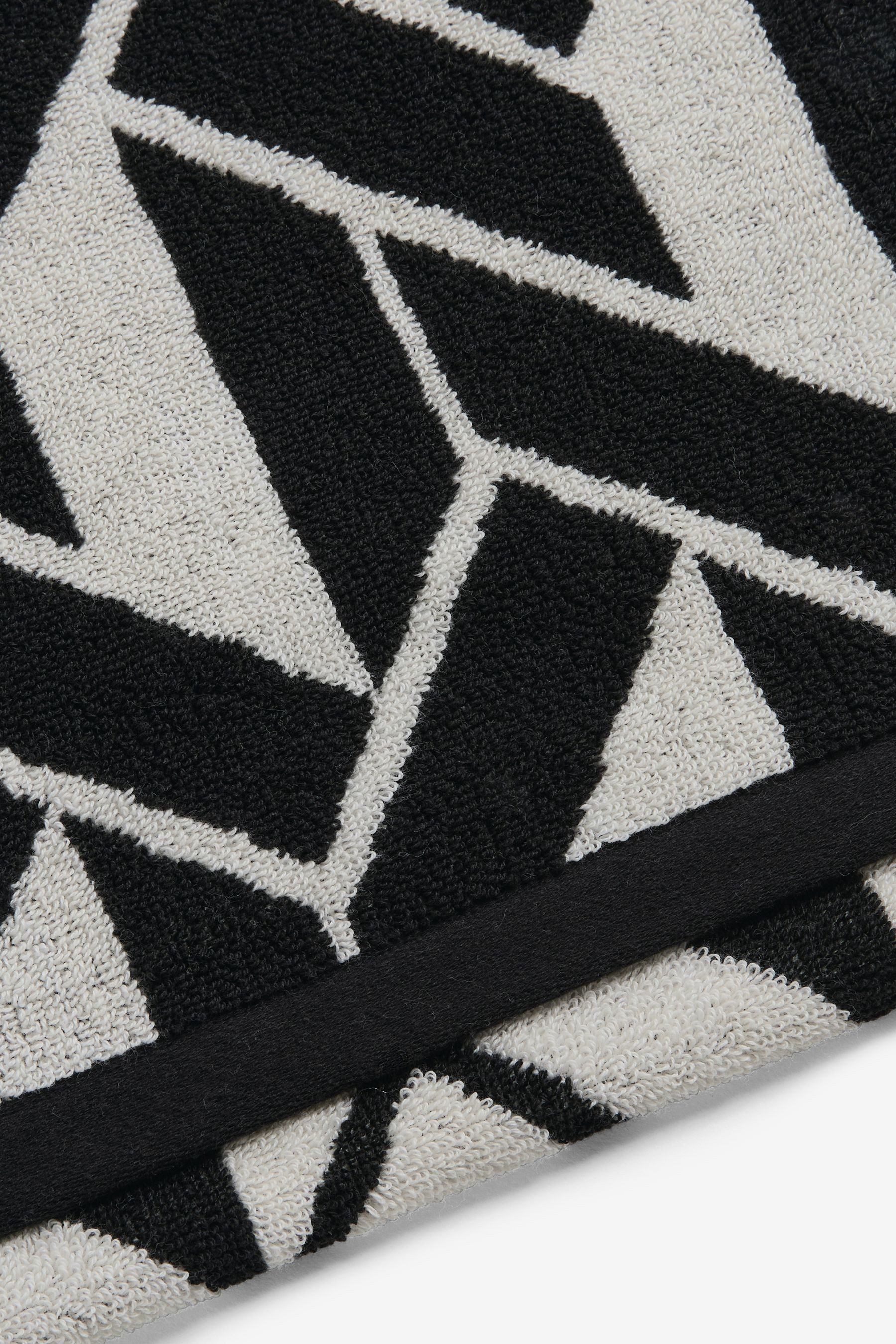 Next Handtuch Handtuch mit Geo-Muster aus 100 % Baumwolle, (1-St) günstig online kaufen