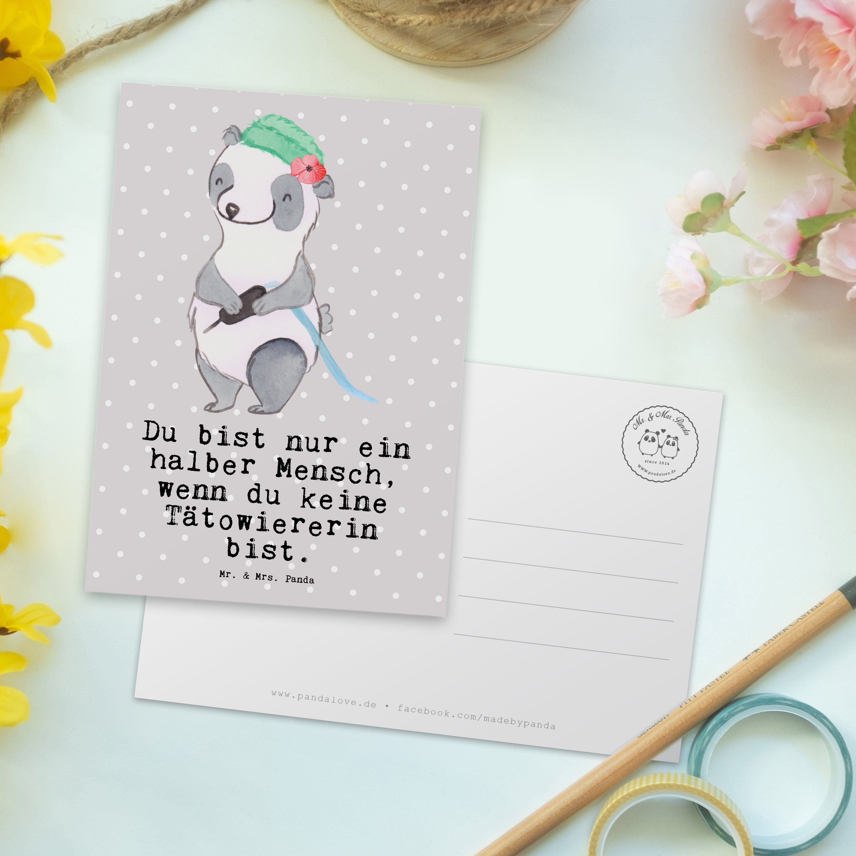 Grau Pastell Mitarbeiter, Panda & Herz Tätowiererin Geschen Geschenk, Mrs. - Mr. - Postkarte mit