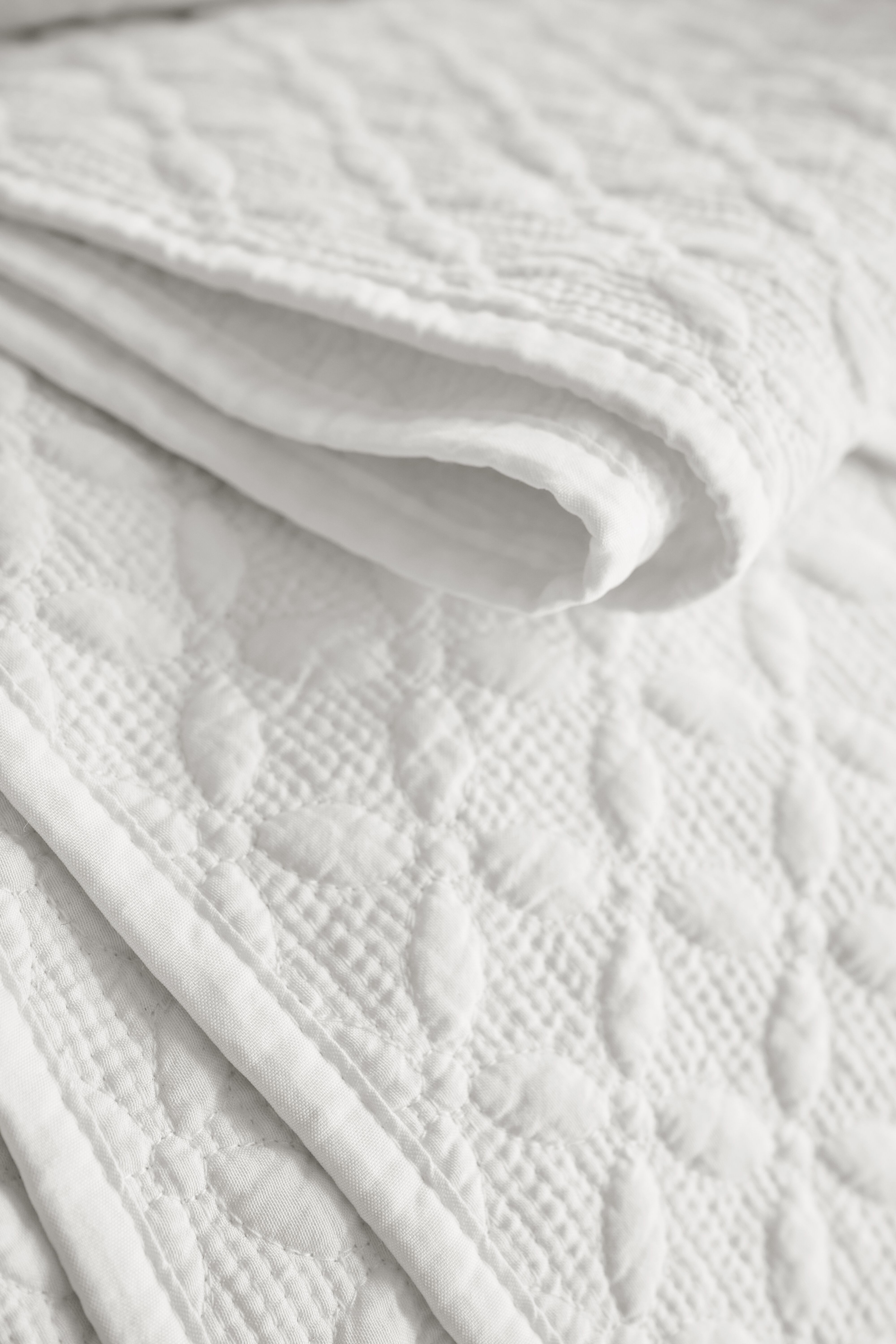 PiP Studio Tagesdecke Tagesdecke PIP Yuna Throw Off-white 260x240 Cremefarben, 260 x 240 cm