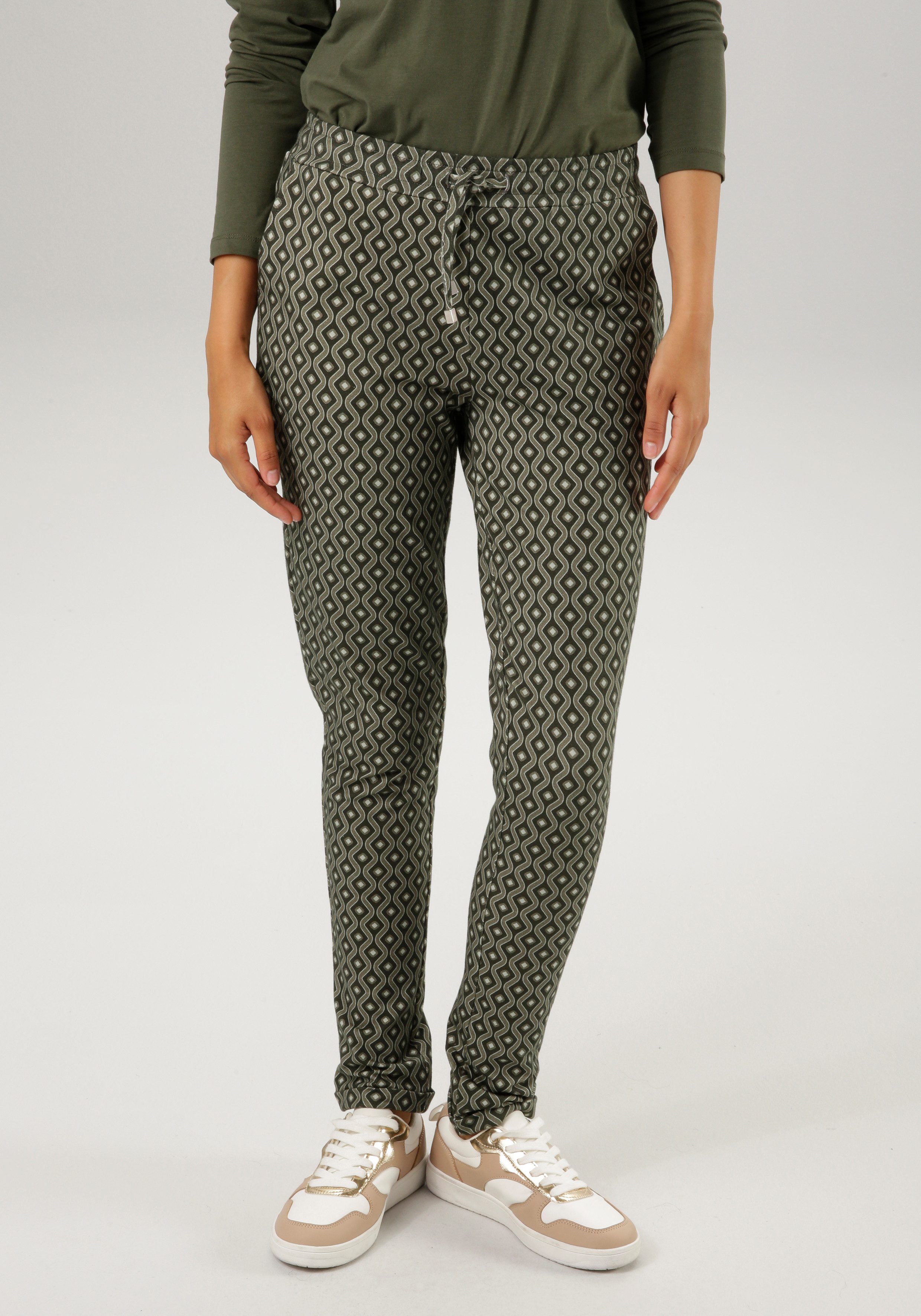 Aniston CASUAL Schlupfhose mit interessantem, grafischen günstig online kaufen