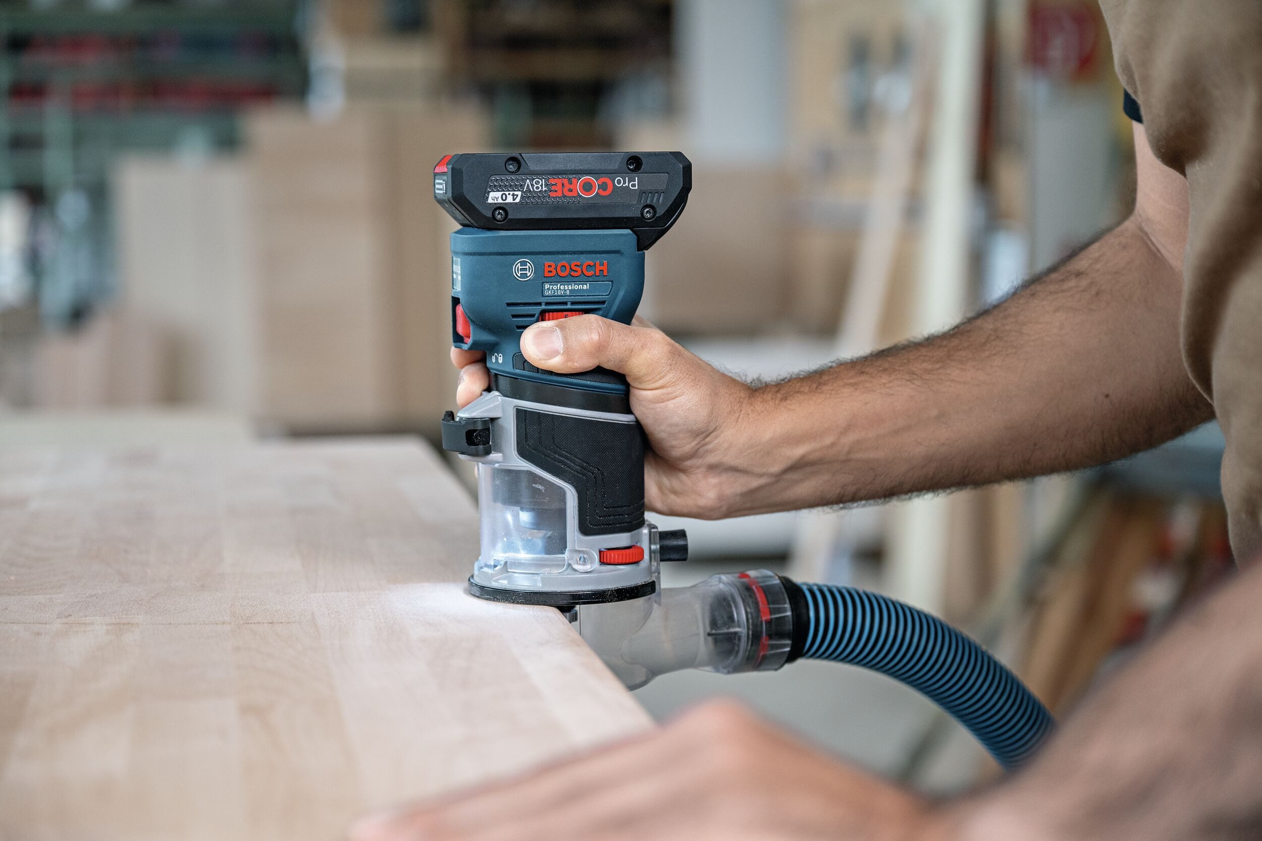 BOSCH Akku-Fräse GKF 18V-8, 18 in V, Kantenfräse Heavy Duty Ohne Akku - in L-BOXX 136